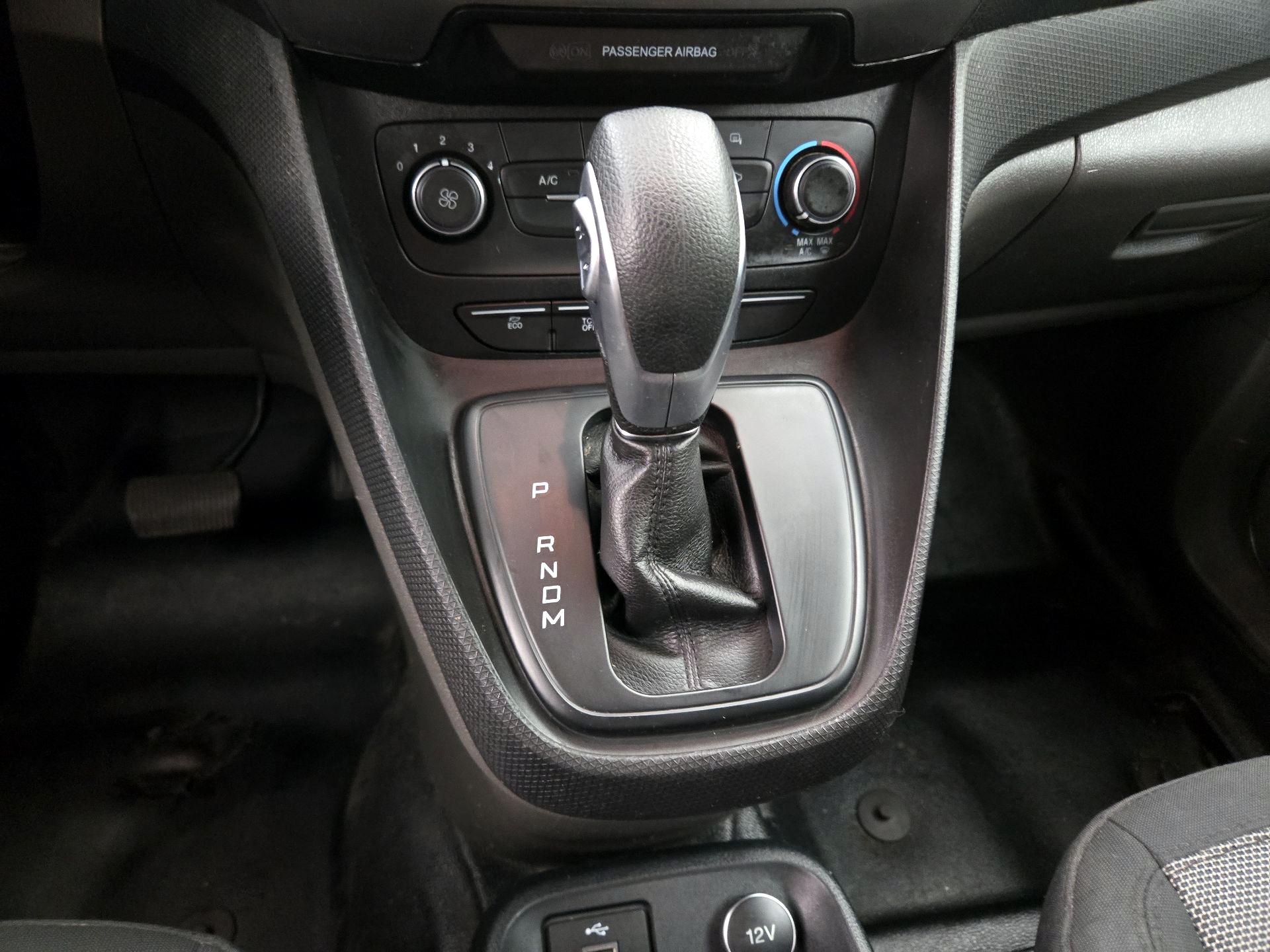 Thumbnail: 2019 Ford Transit Series - 17