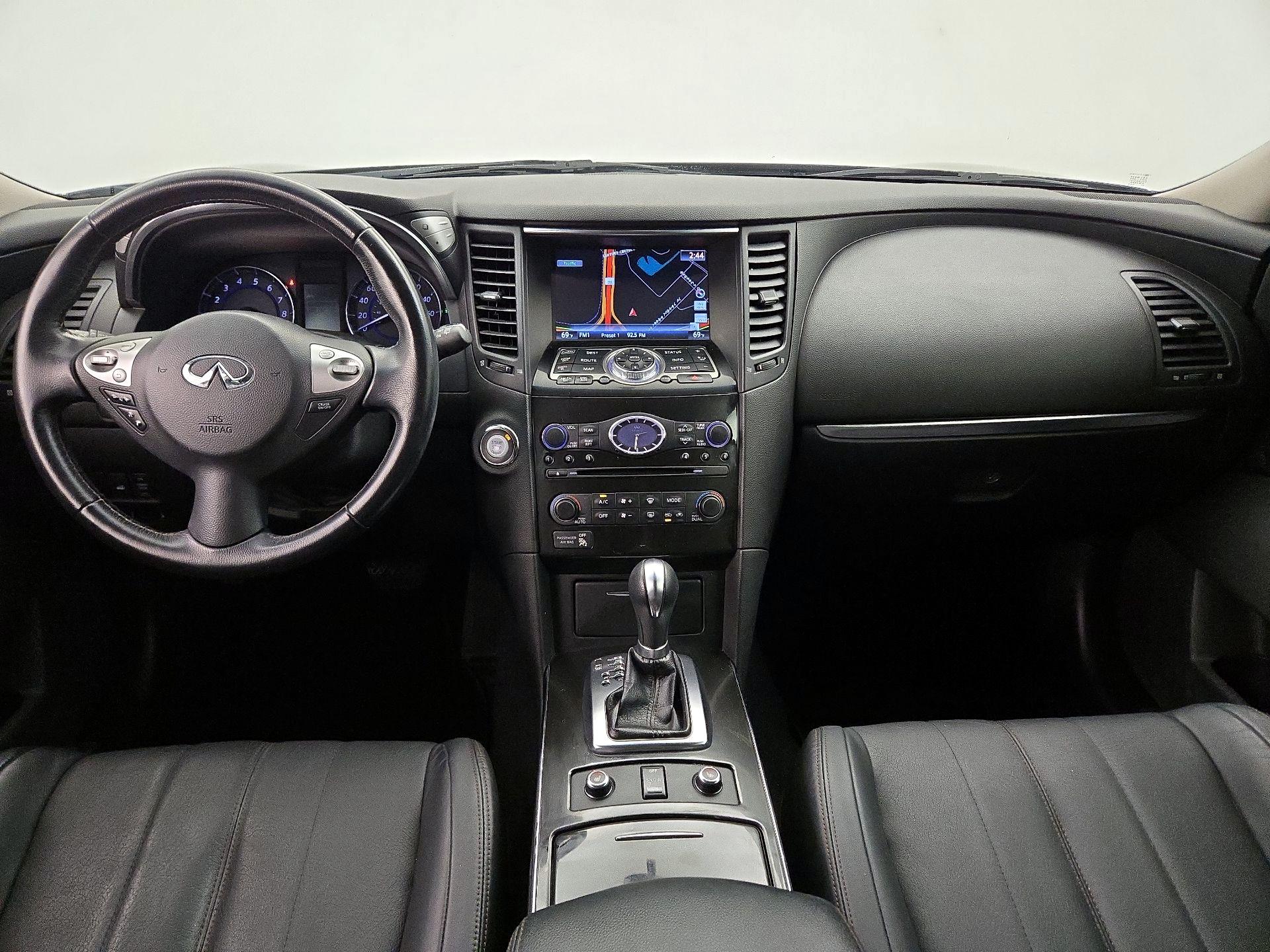 Thumbnail: 2016 INFINITI QX70 - 9