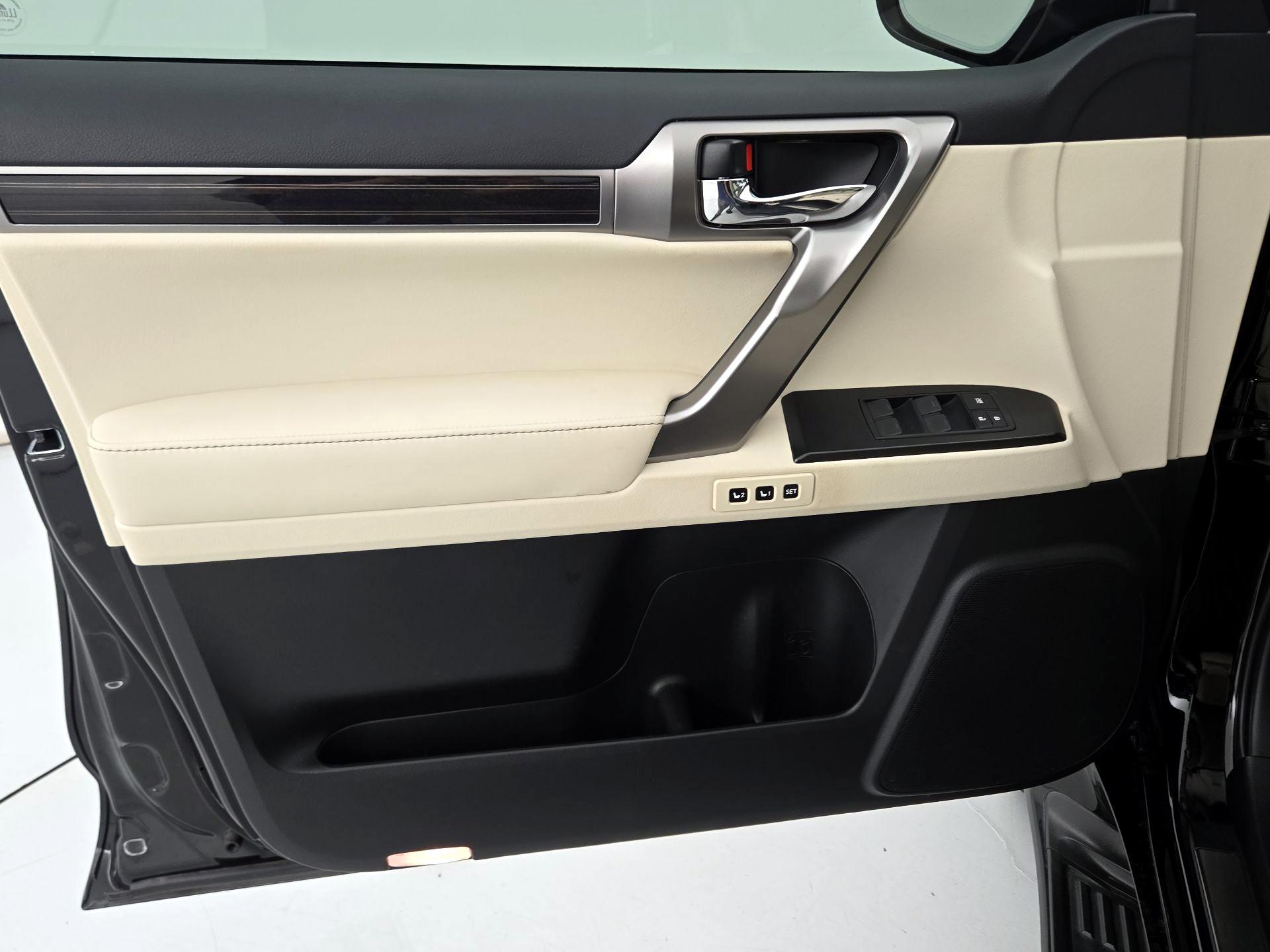 Thumbnail: 2022 Lexus GX - 12