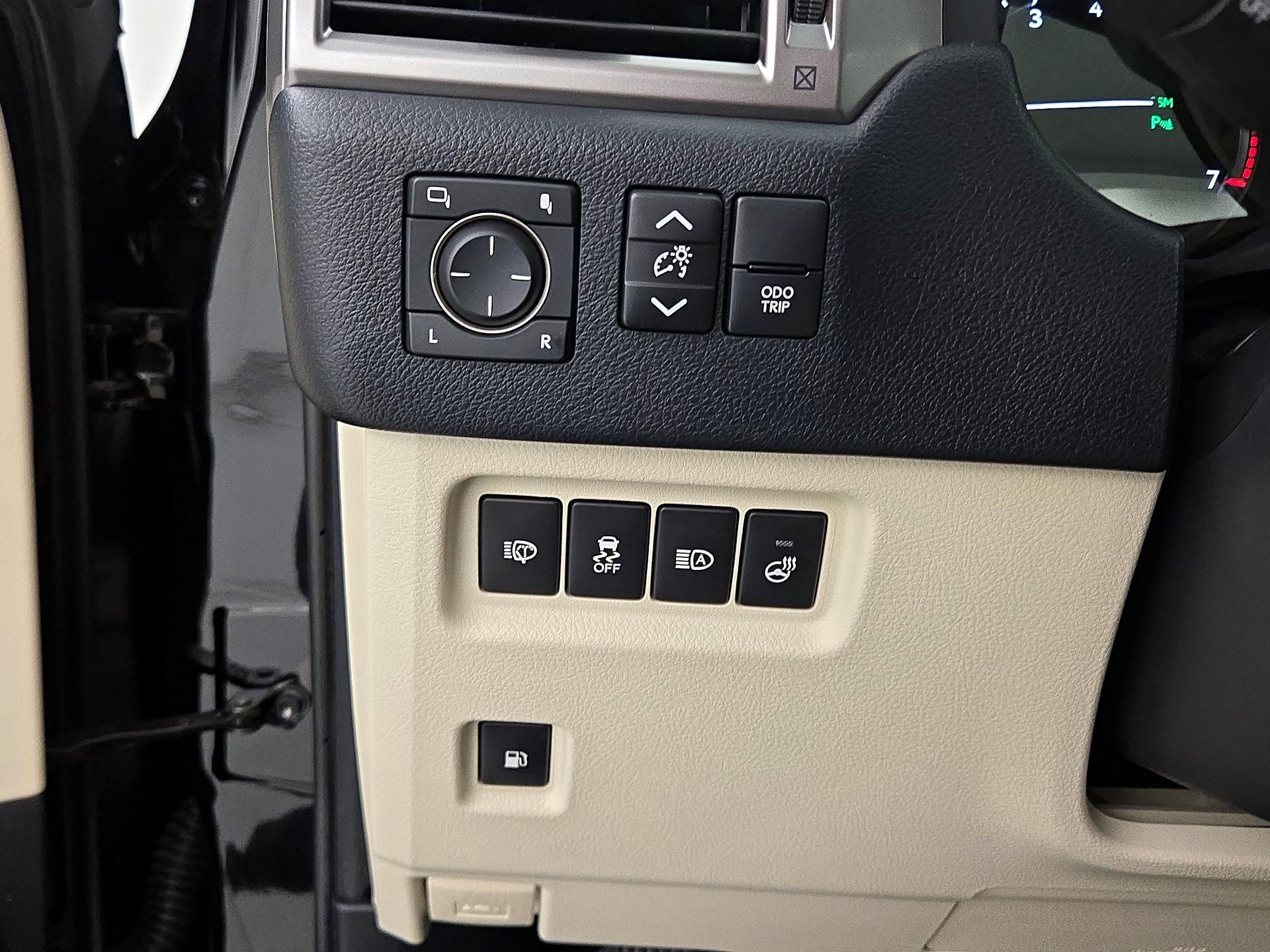 Thumbnail: 2022 Lexus GX - 13