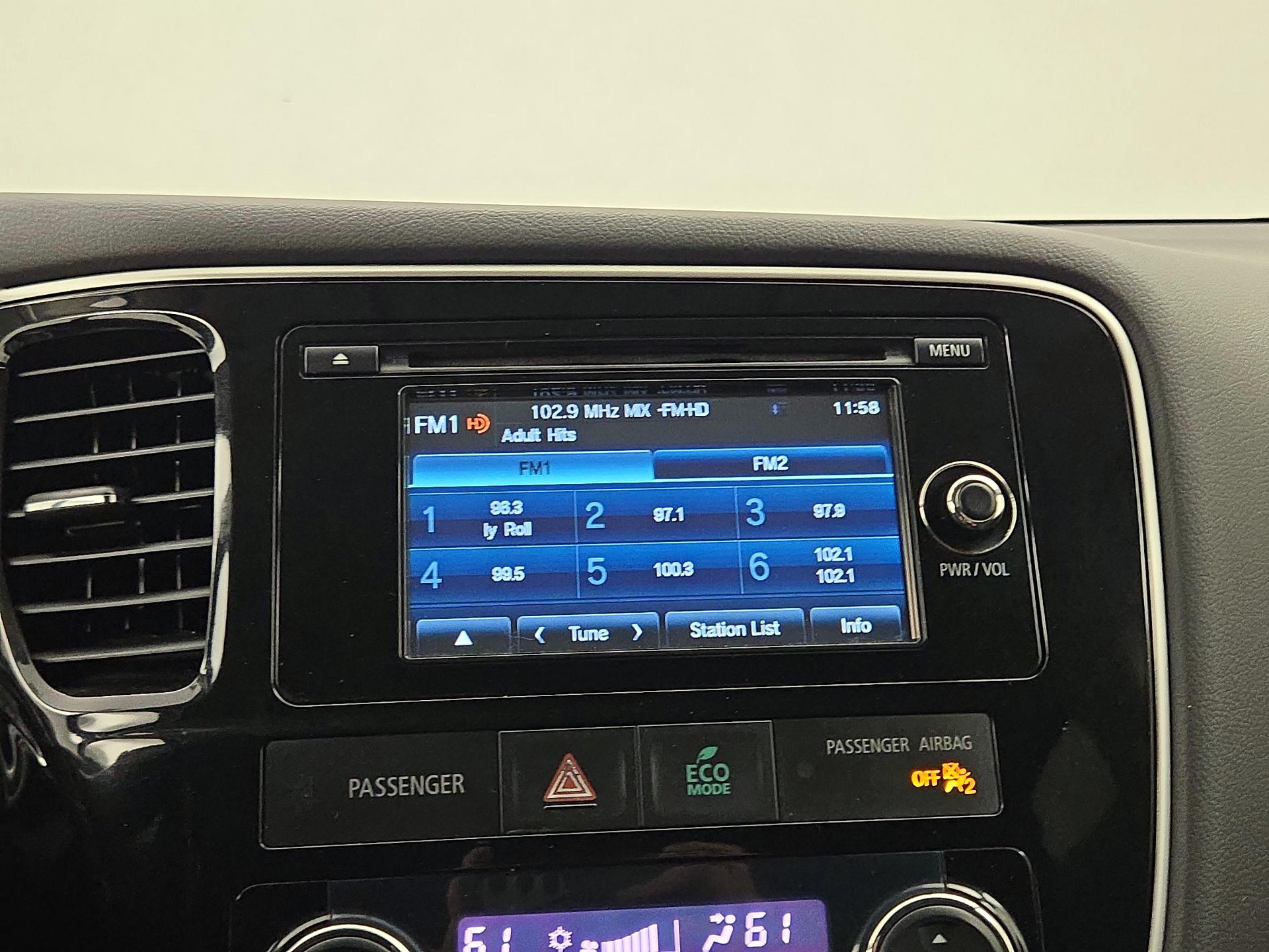 Thumbnail: 2014 Mitsubishi Outlander - 14