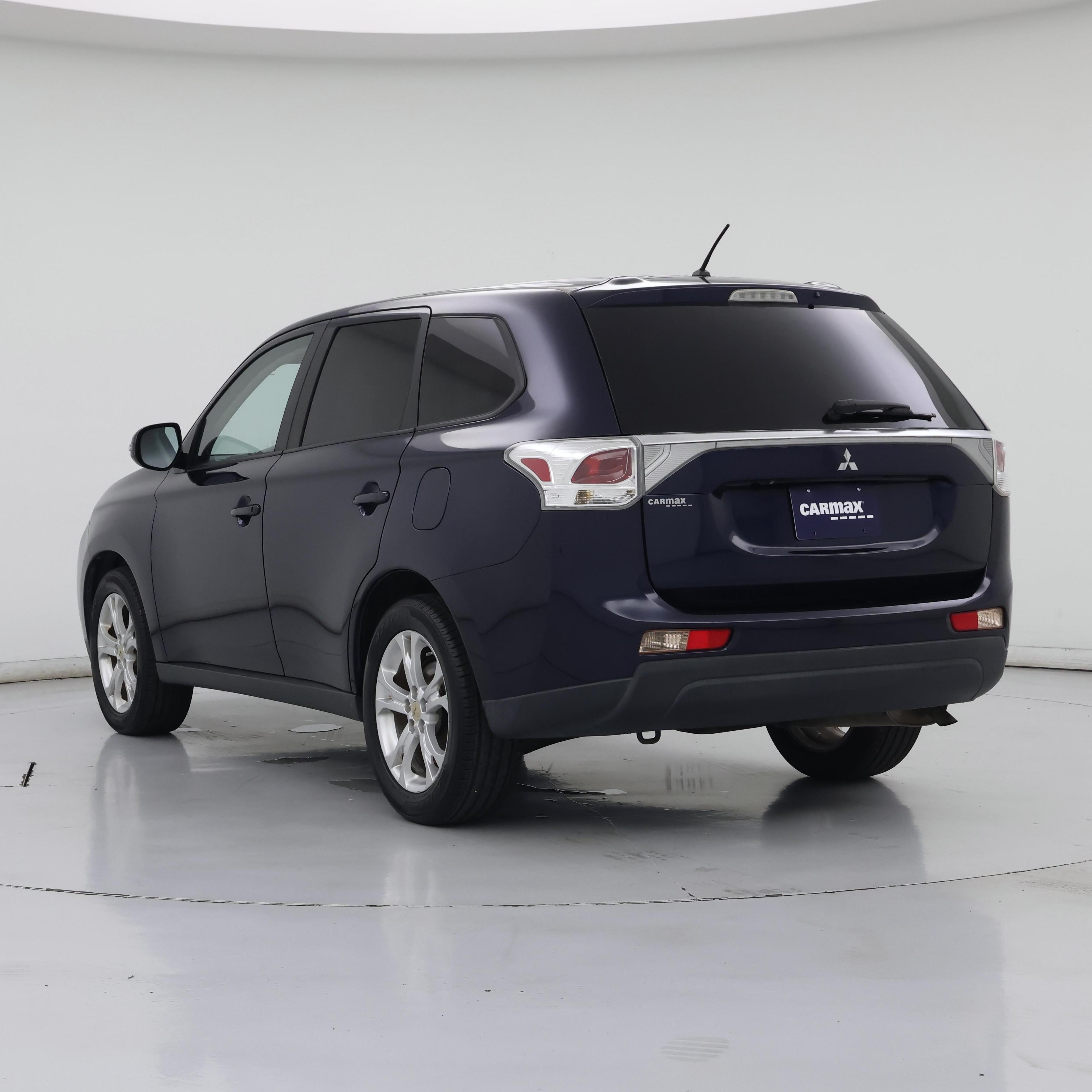 Thumbnail: 2014 Mitsubishi Outlander - 2