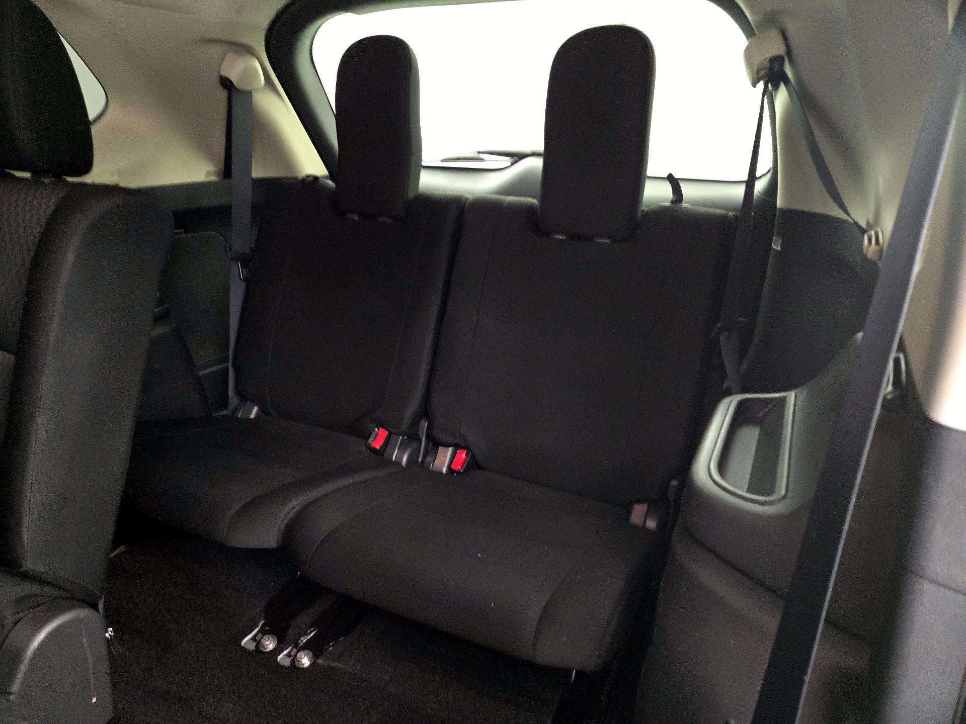 Thumbnail: 2014 Mitsubishi Outlander - 19