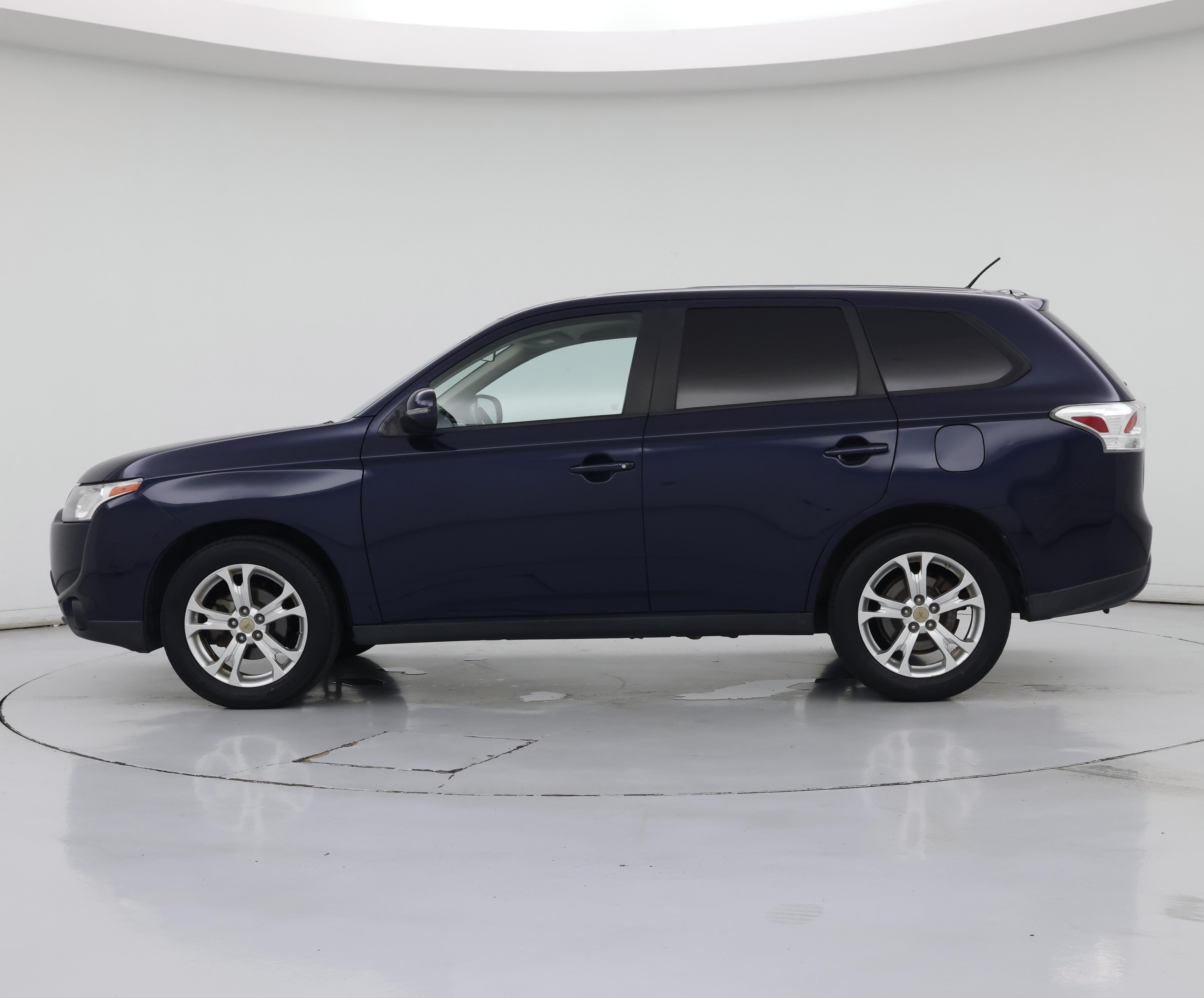 Thumbnail: 2014 Mitsubishi Outlander - 3