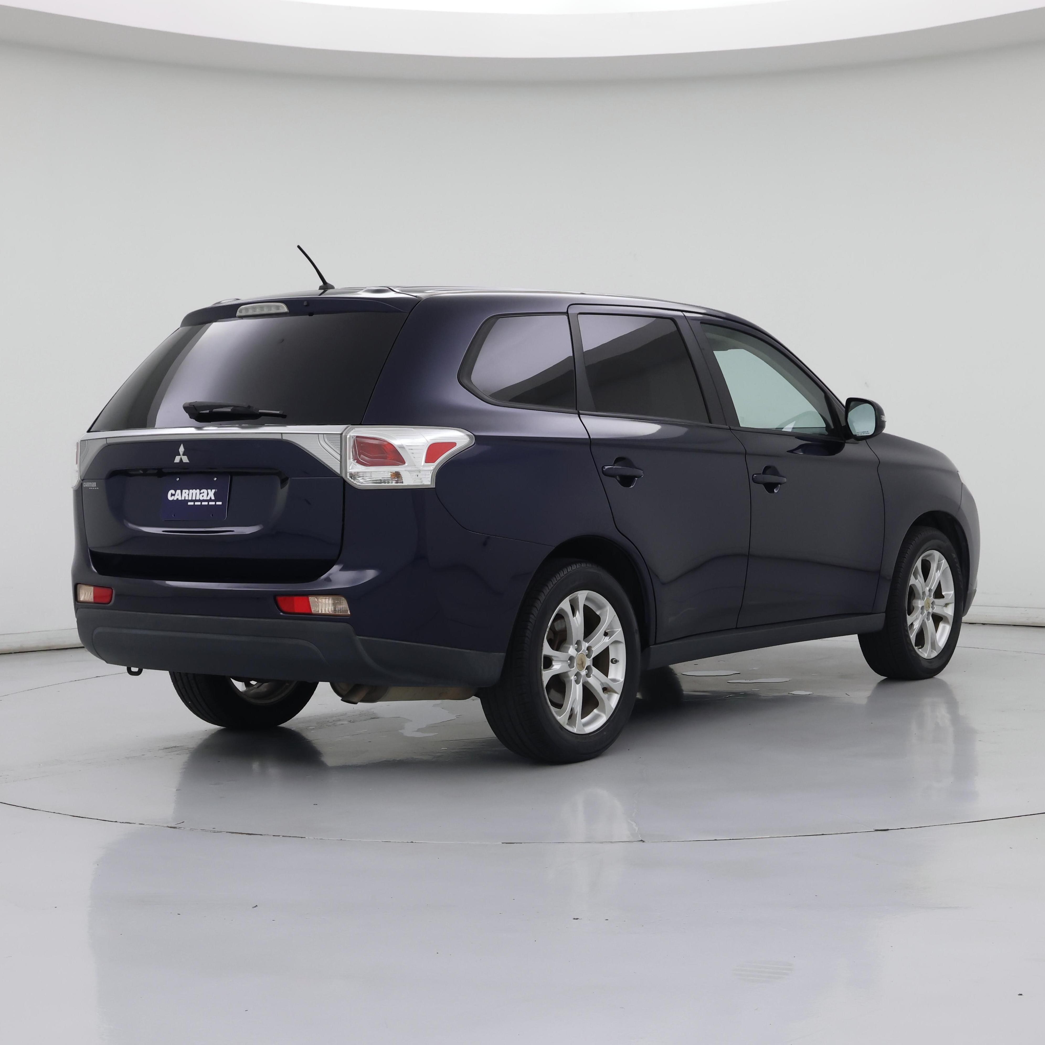 Thumbnail: 2014 Mitsubishi Outlander - 8