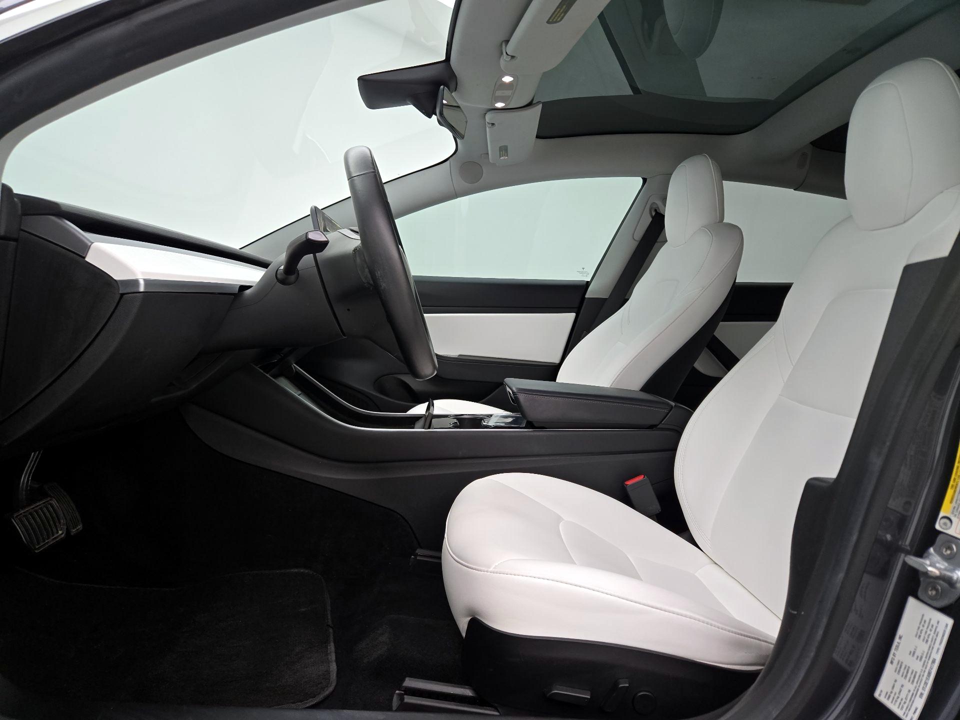 Thumbnail: 2019 Tesla Model 3 - 11