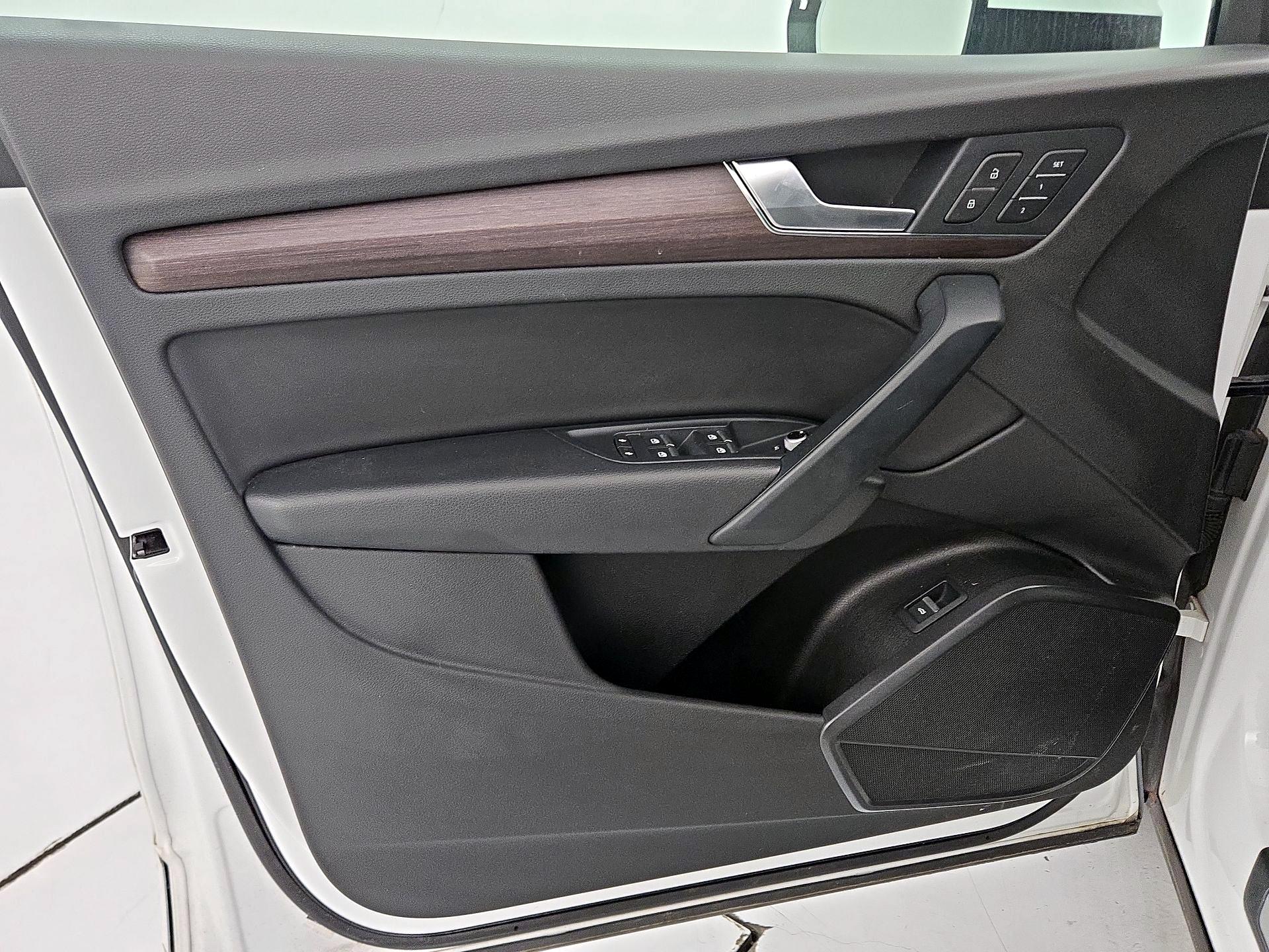 Thumbnail: 2021 Audi Q5 - 12
