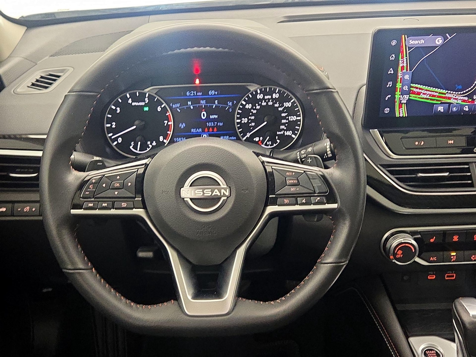 2024 Nissan Altima SR - Photo 11