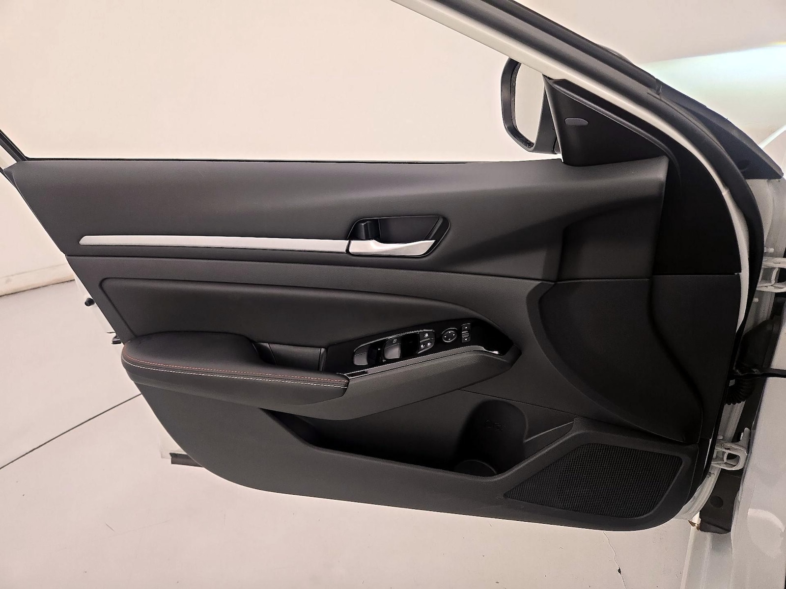 2024 Nissan Altima SR - Photo 13