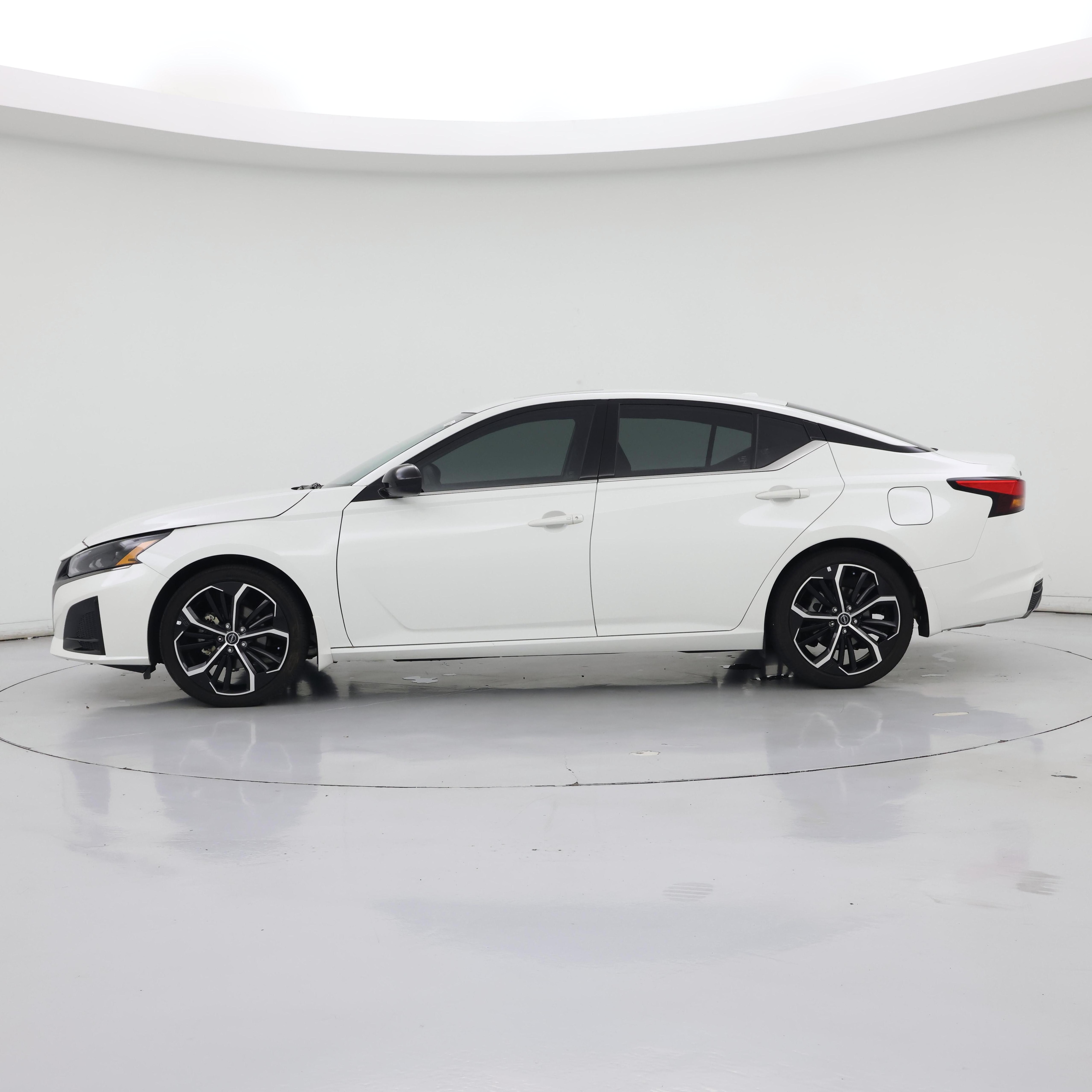 Thumbnail: 2024 Nissan Altima - 3