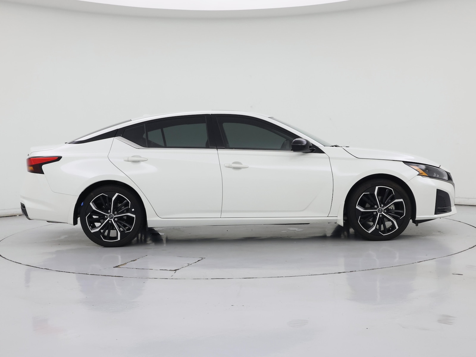 2024 Nissan Altima SR - Photo 8