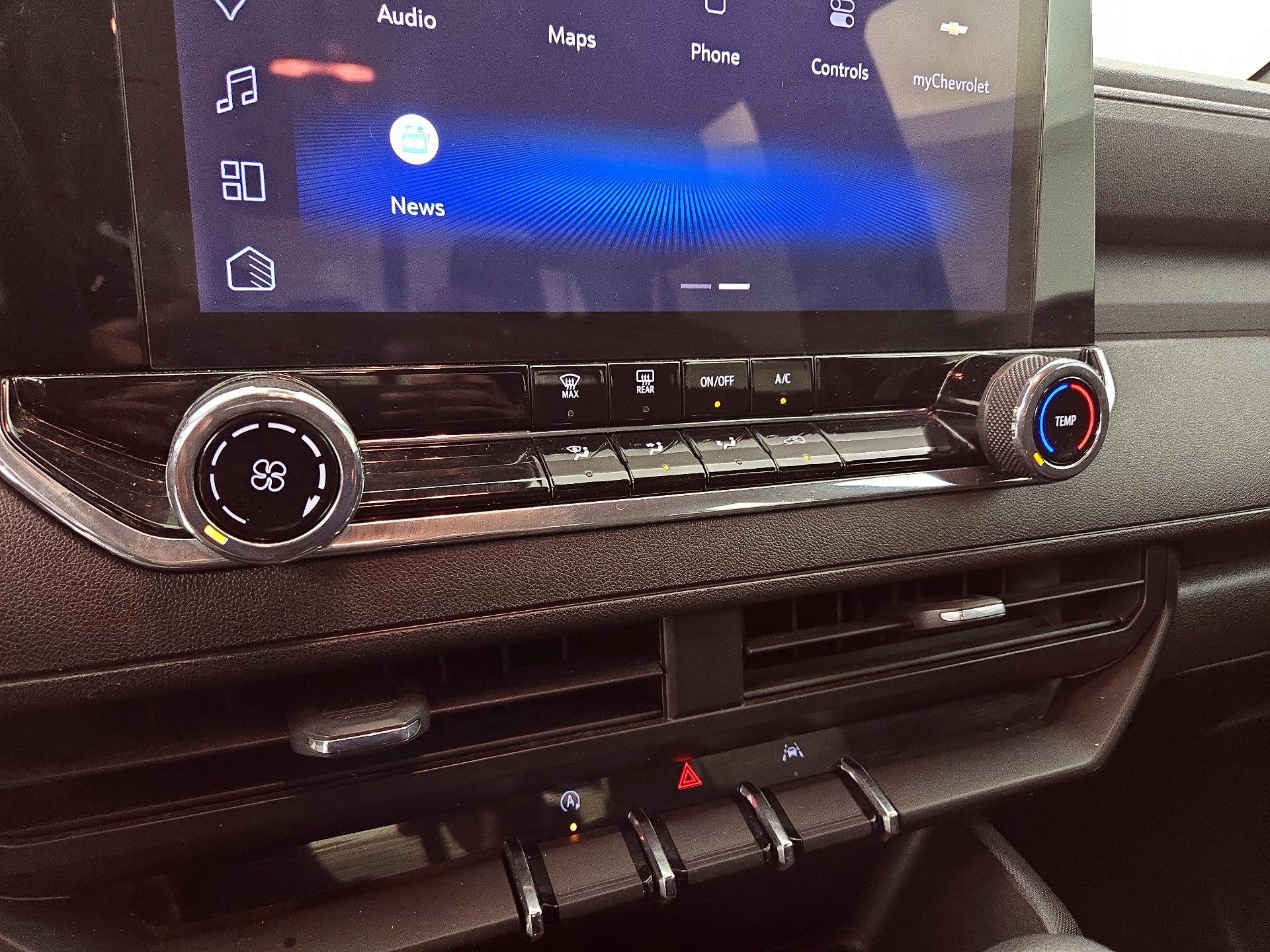 Thumbnail: 2023 Chevrolet Colorado - 17