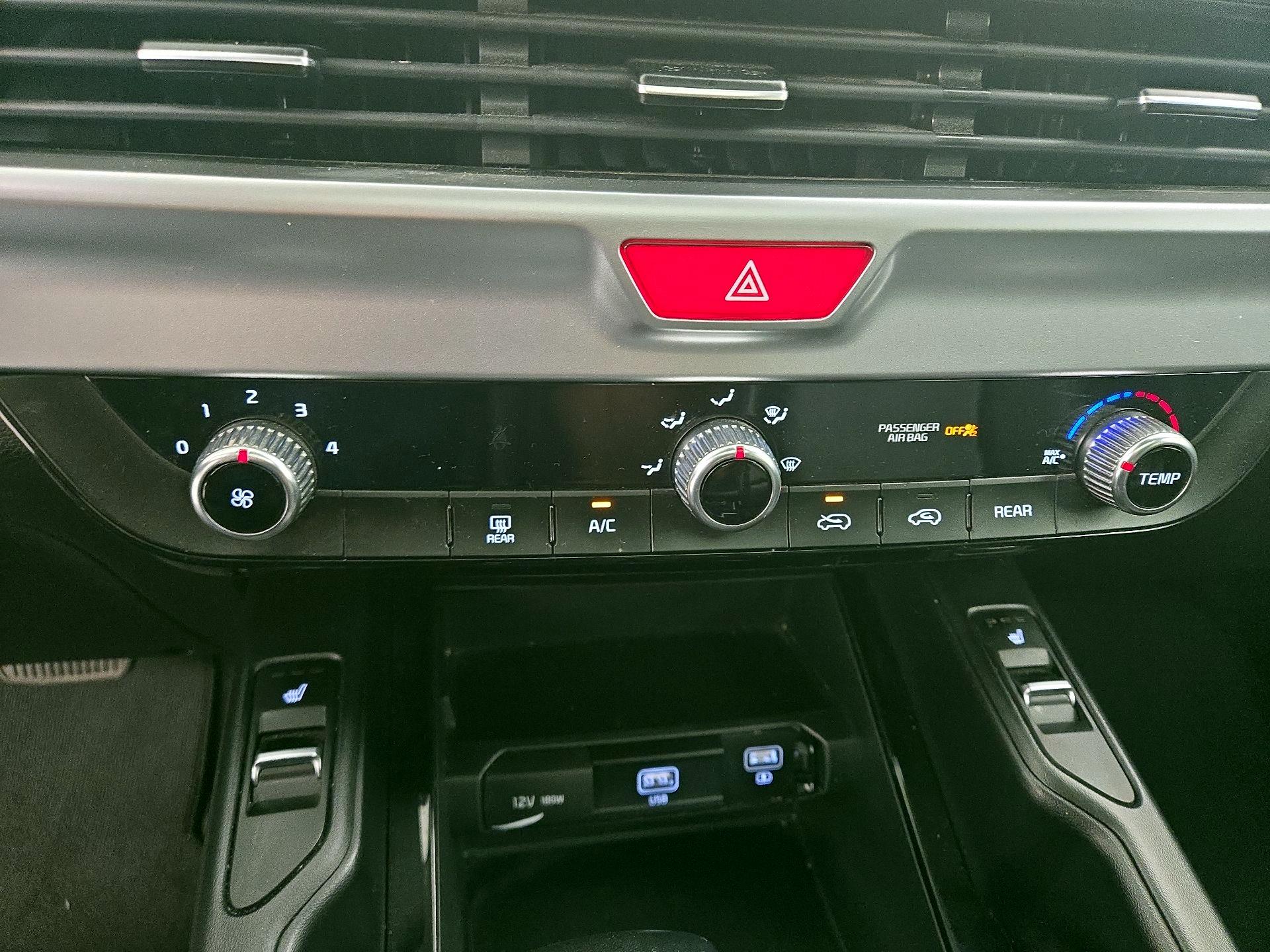 Thumbnail: 2021 Kia Telluride - 16