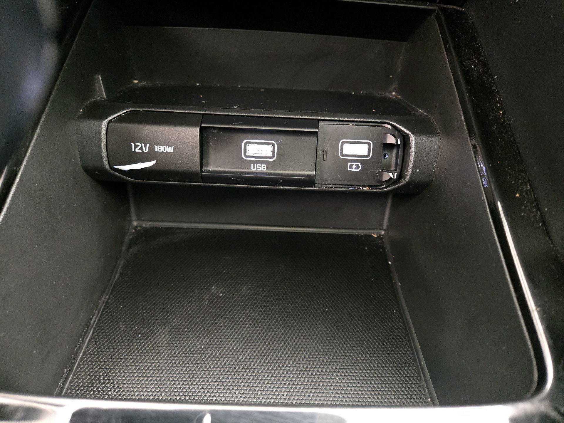 Thumbnail: 2021 Kia Telluride - 18