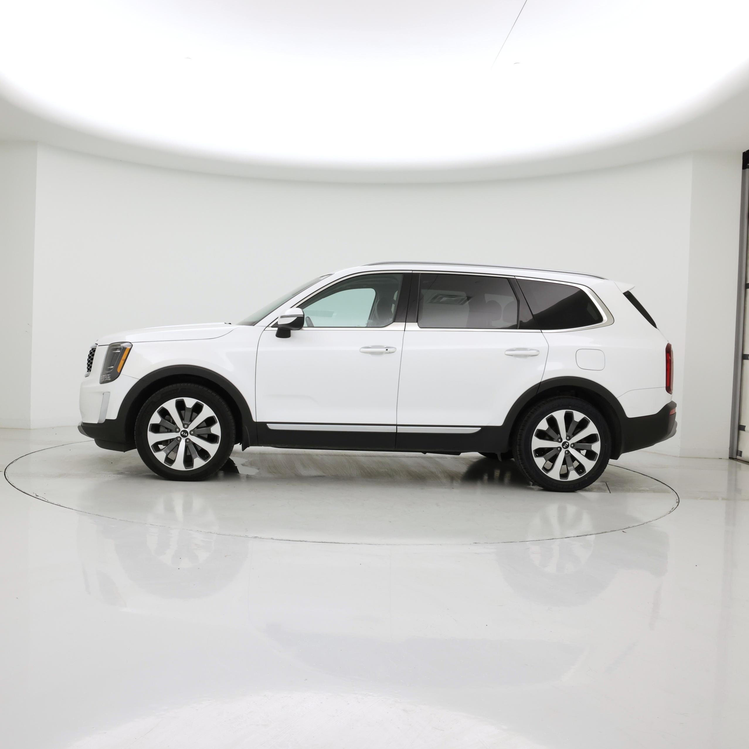 Thumbnail: 2021 Kia Telluride - 3