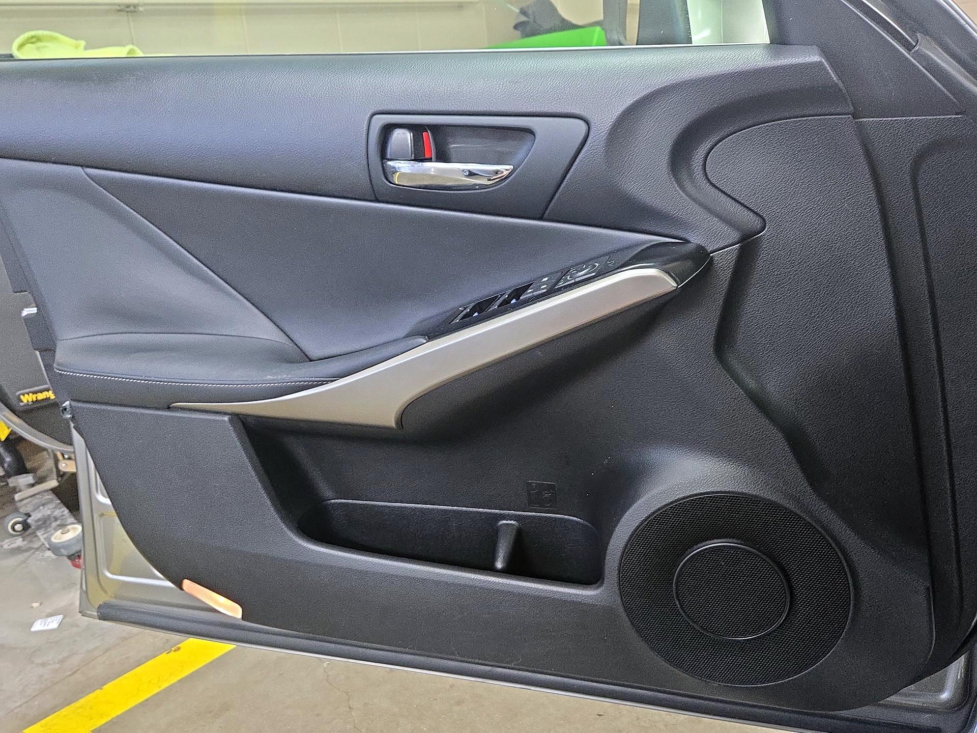 Thumbnail: 2014 Lexus IS - 12