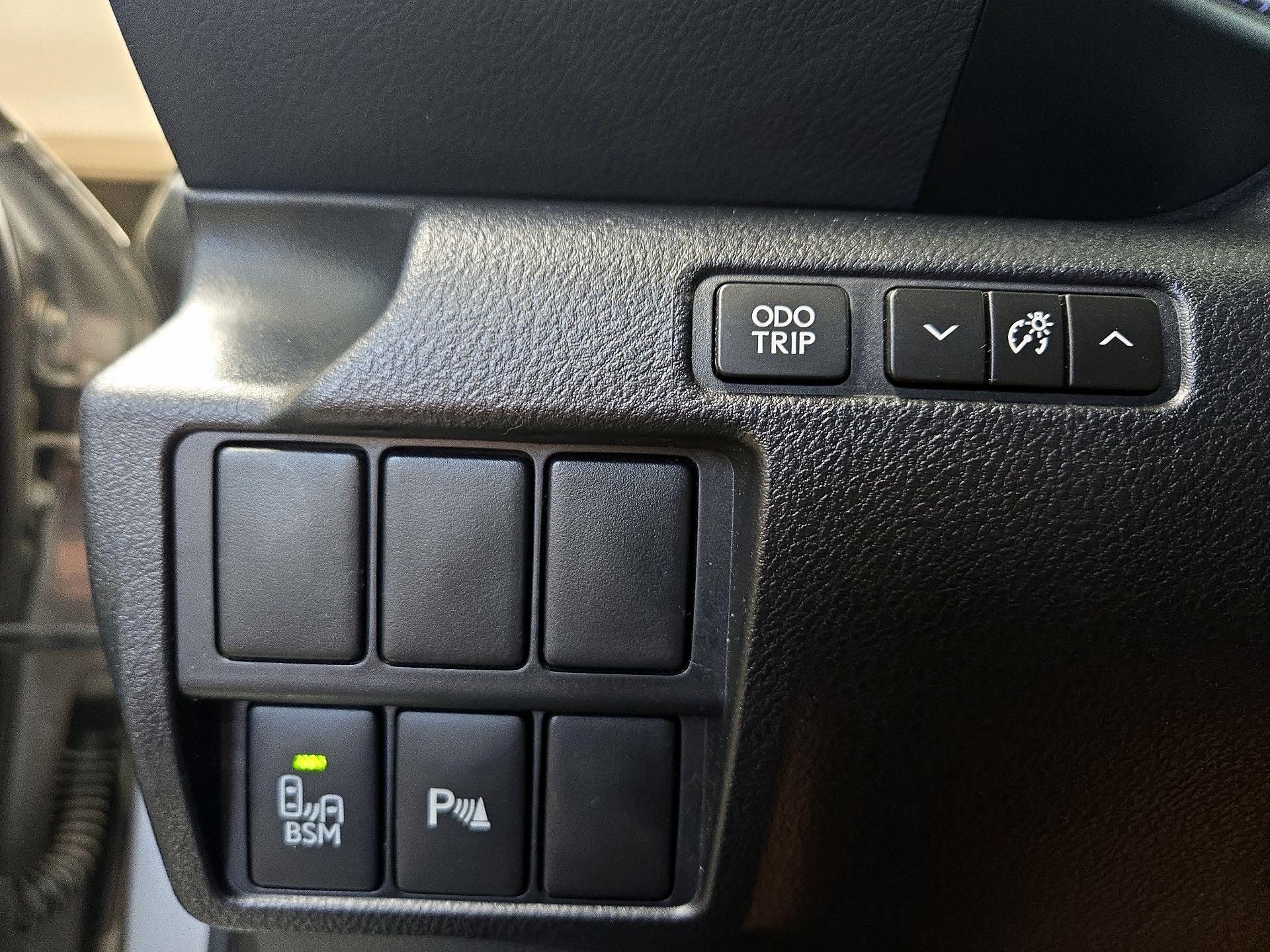 Thumbnail: 2014 Lexus IS - 13