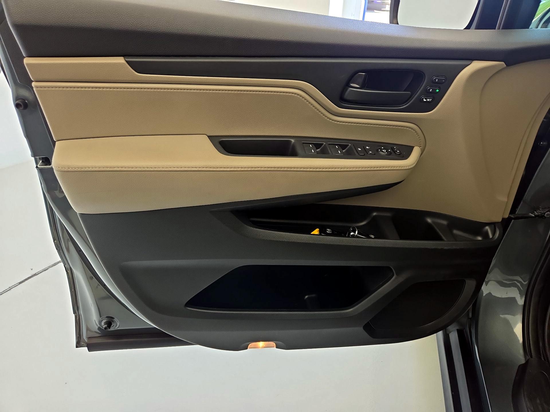 Thumbnail: 2020 Honda Odyssey - 12