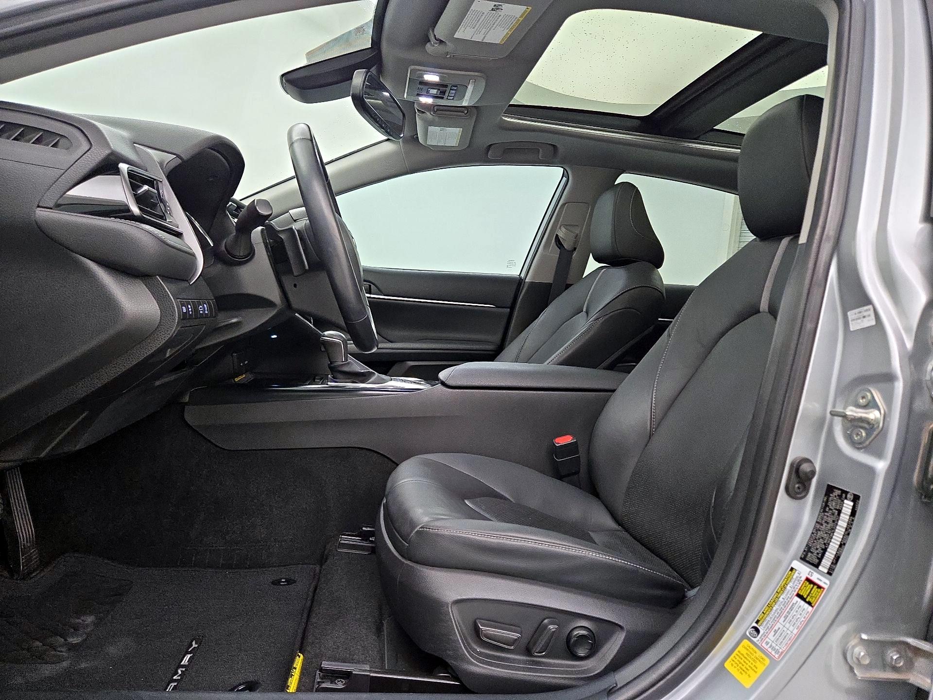 Thumbnail: 2020 Toyota Camry - 11