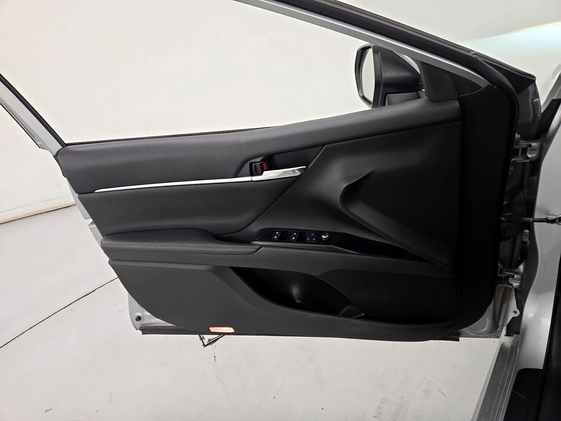 Thumbnail: 2020 Toyota Camry - 12