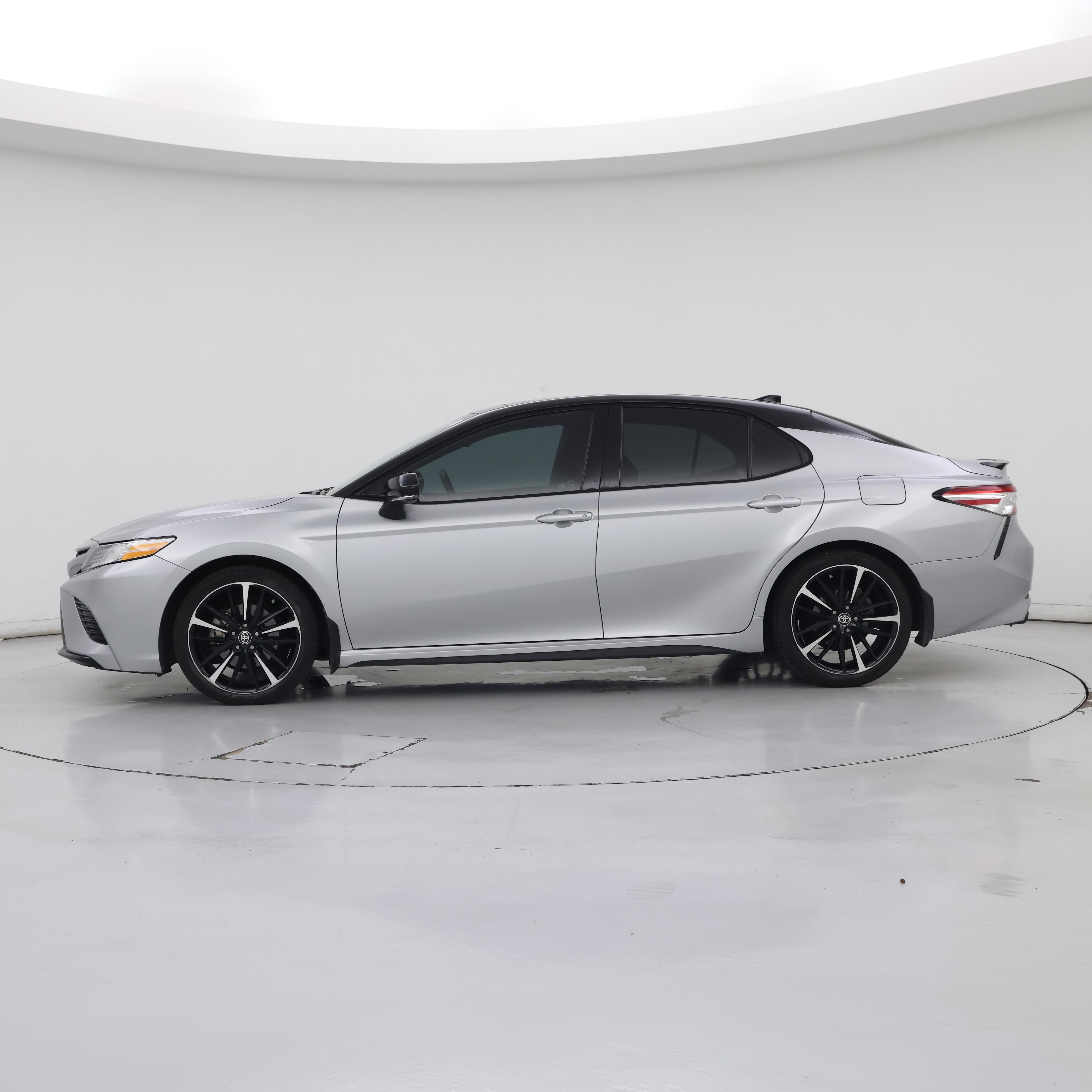 Thumbnail: 2020 Toyota Camry - 3