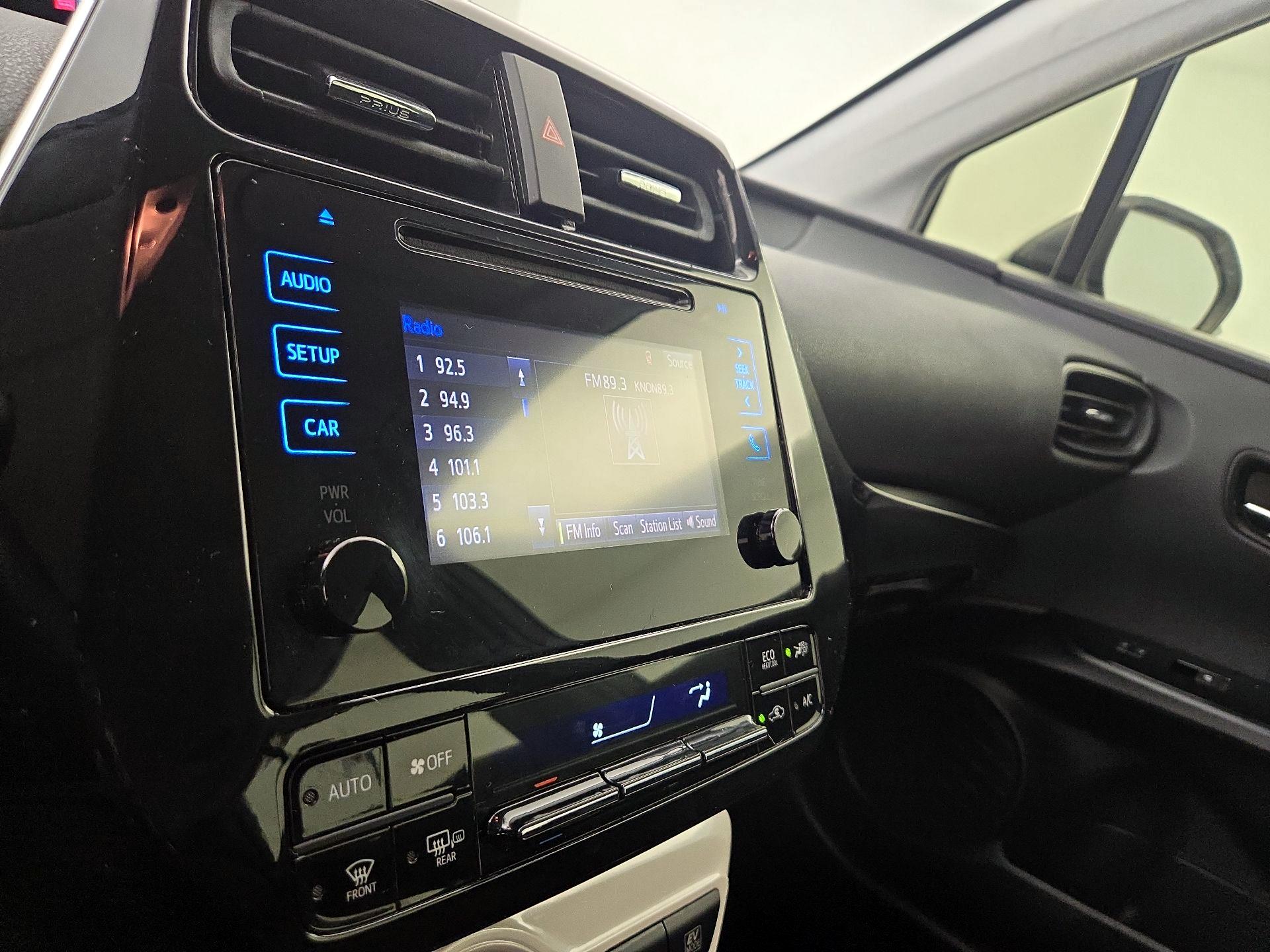 Thumbnail: 2016 Toyota Prius - 15