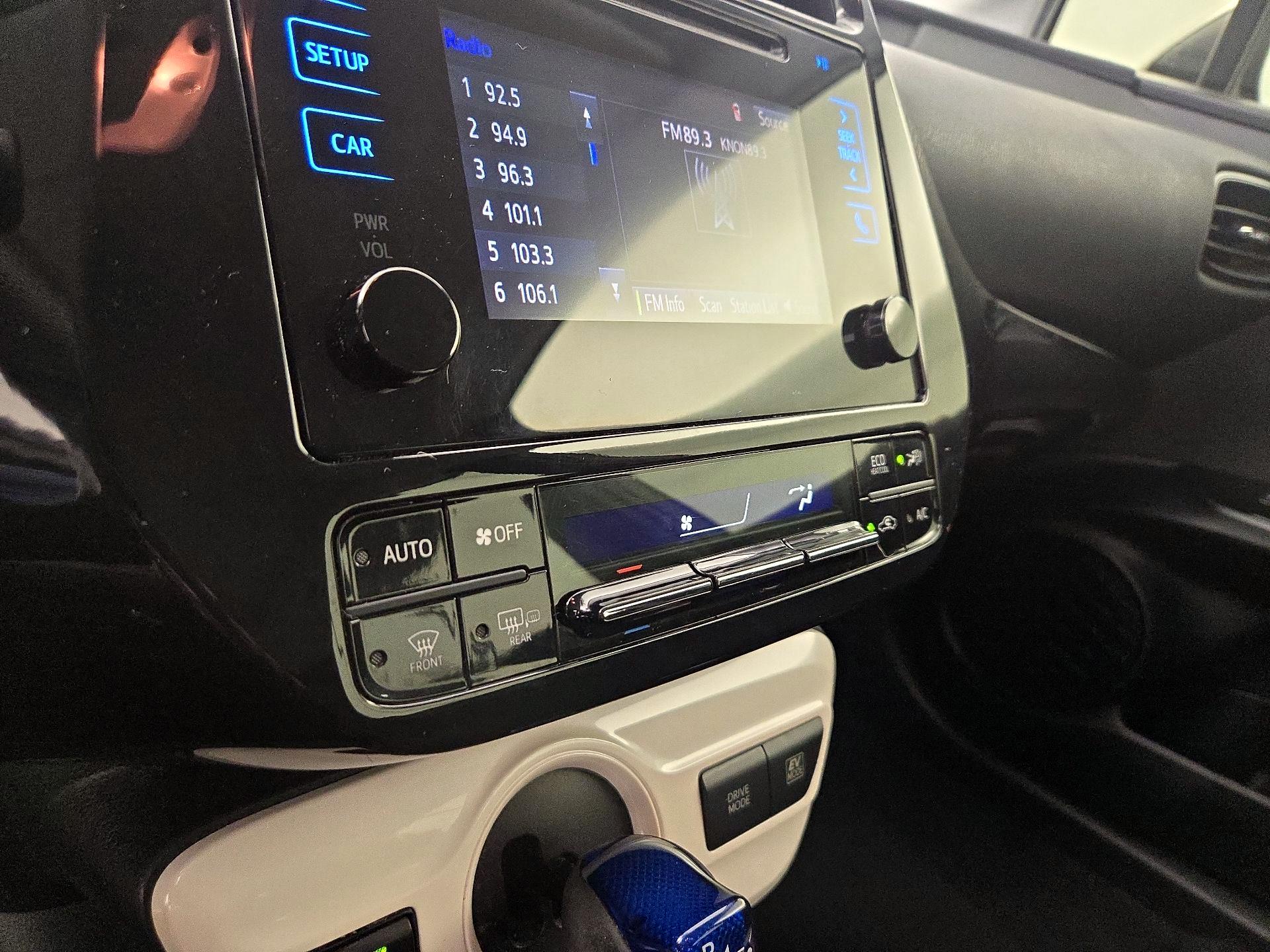 Thumbnail: 2016 Toyota Prius - 16