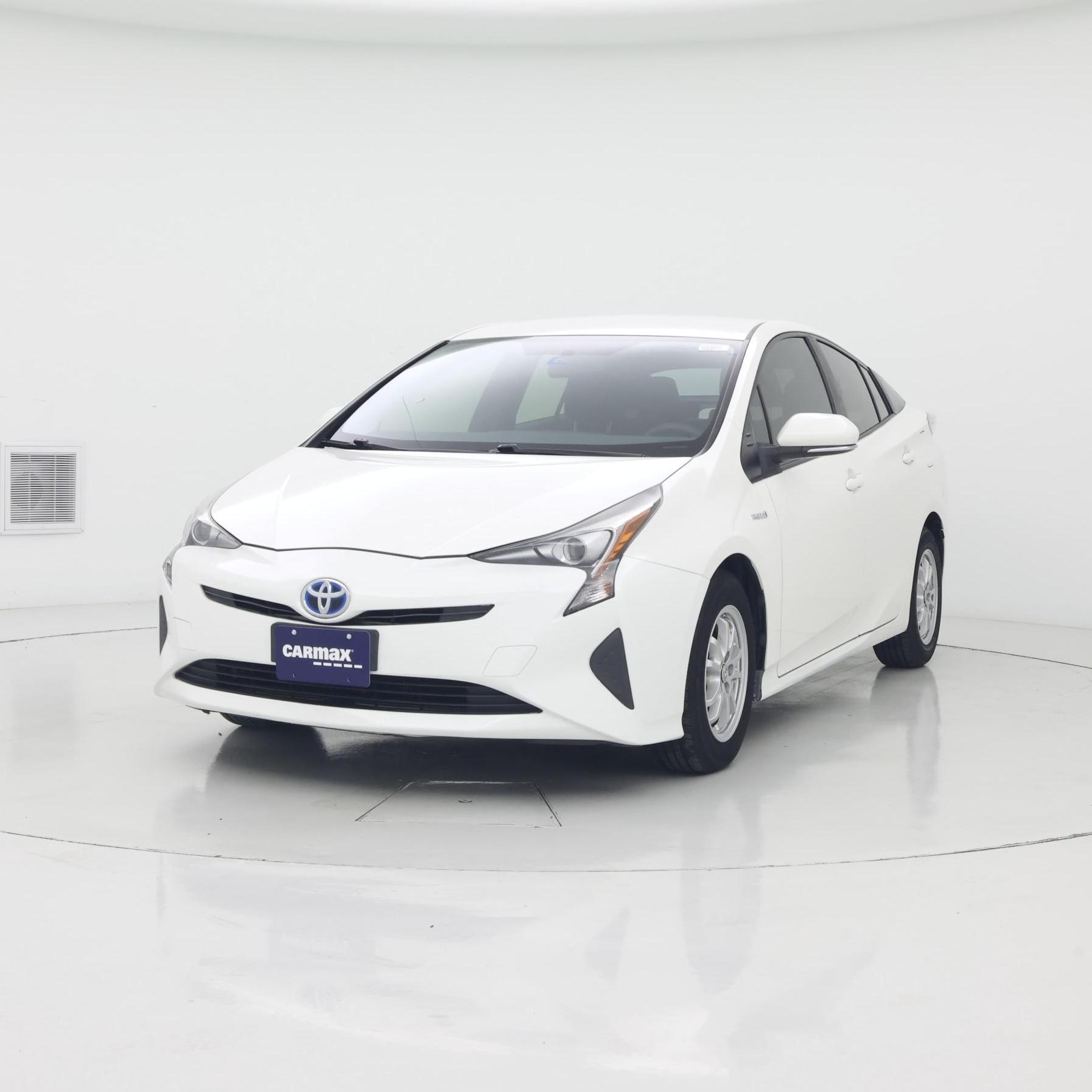 Thumbnail: 2016 Toyota Prius - 4