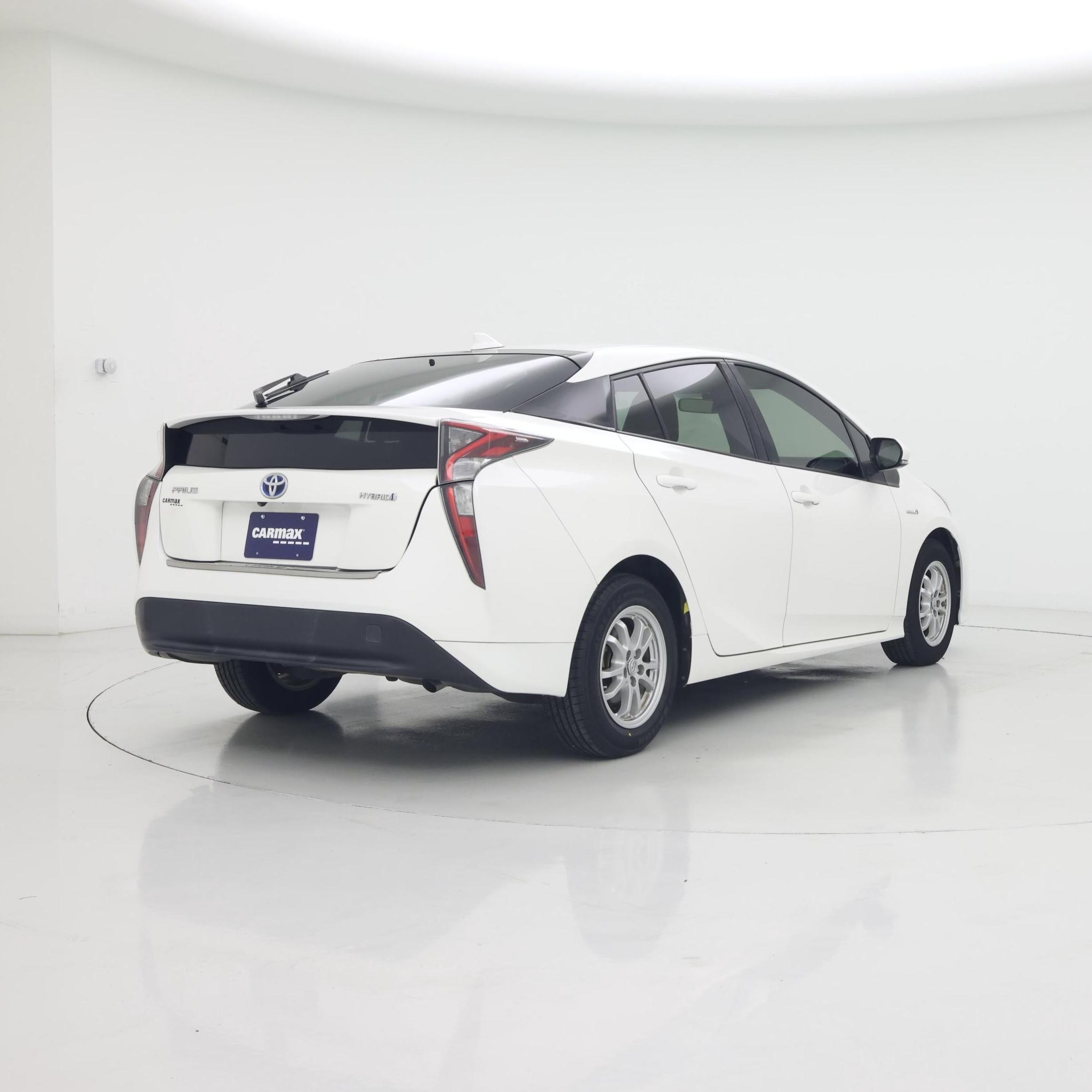 Thumbnail: 2016 Toyota Prius - 8