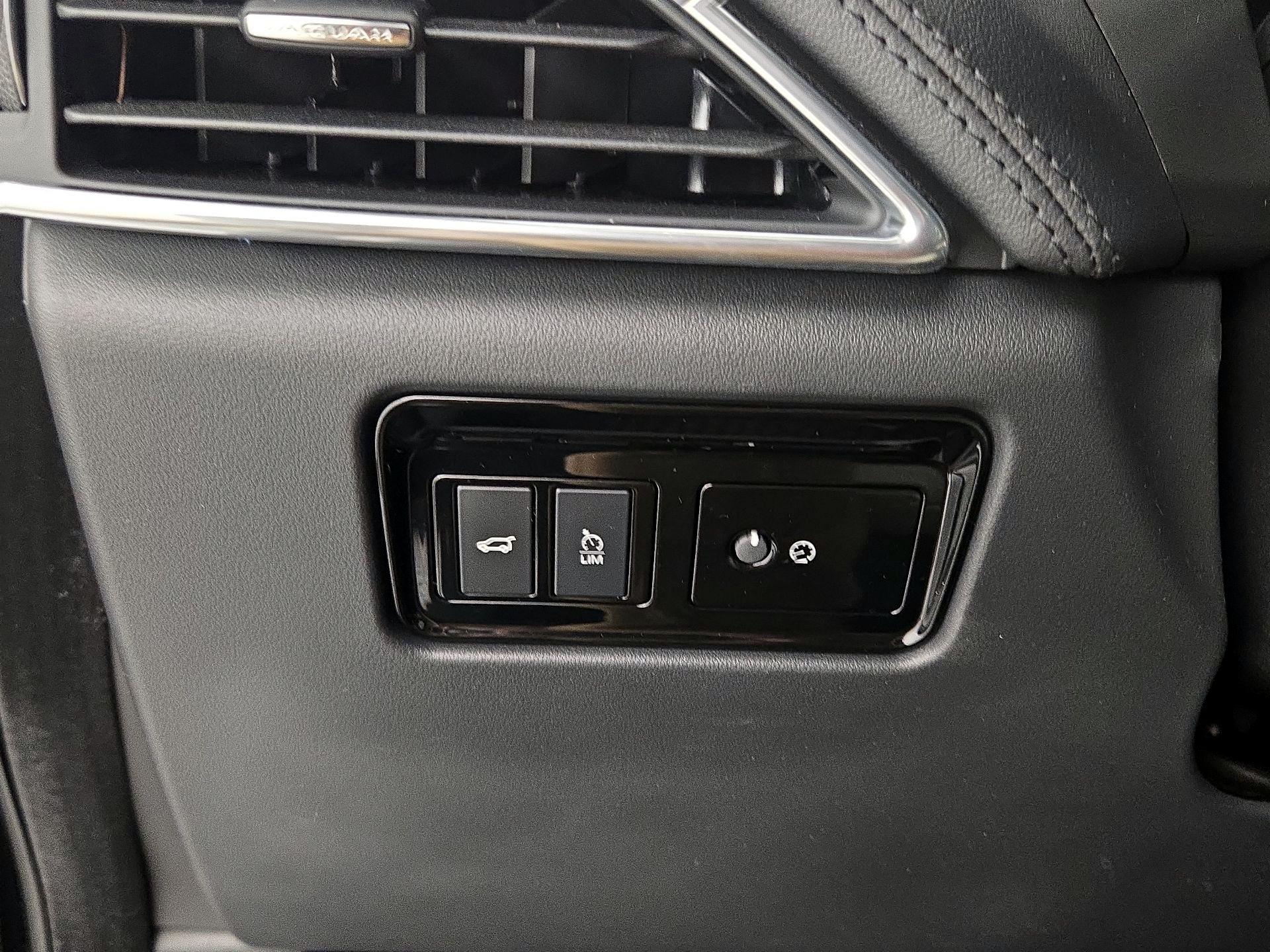 Thumbnail: 2020 Jaguar F-Pace - 13