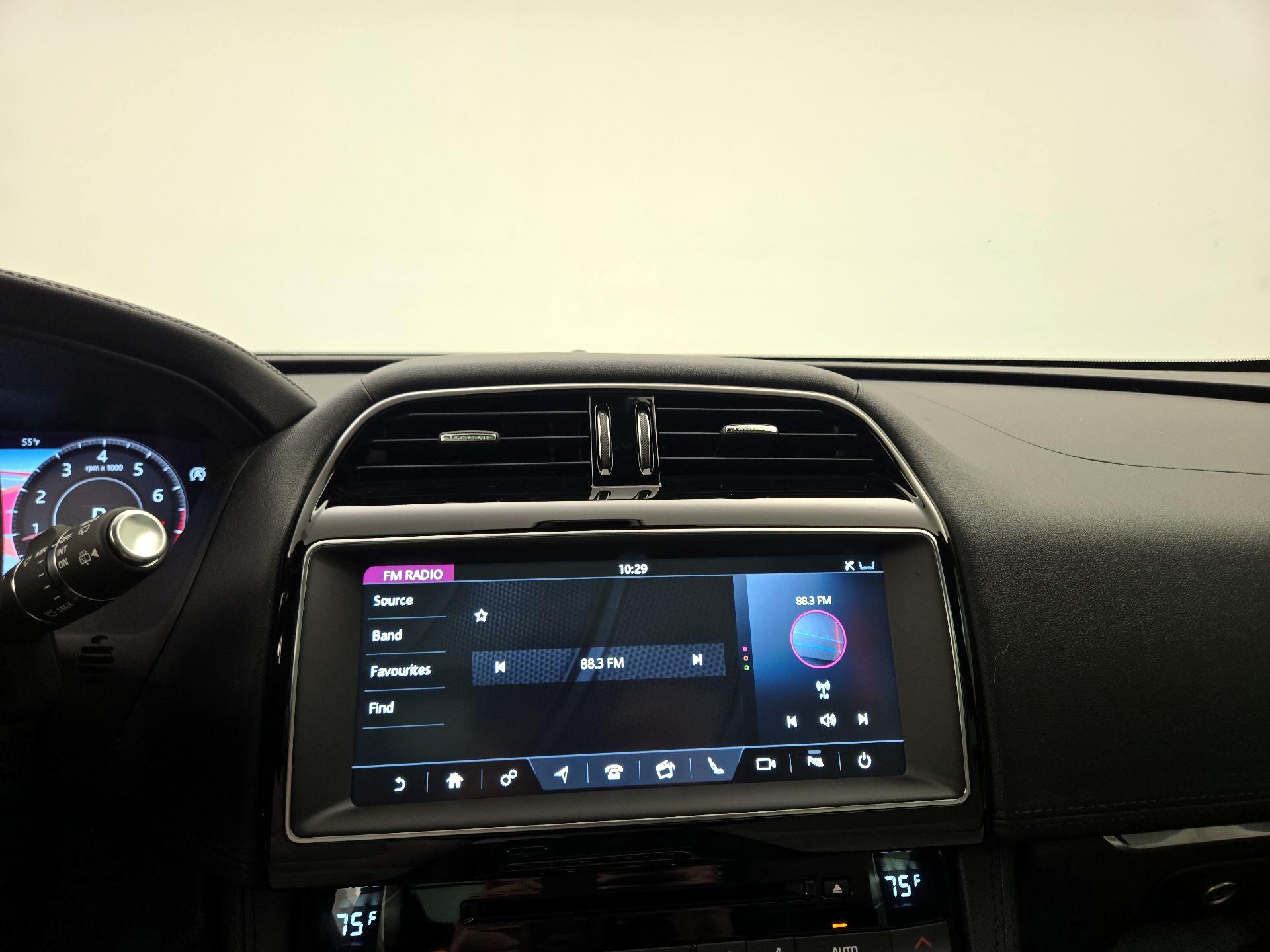 Thumbnail: 2020 Jaguar F-Pace - 16