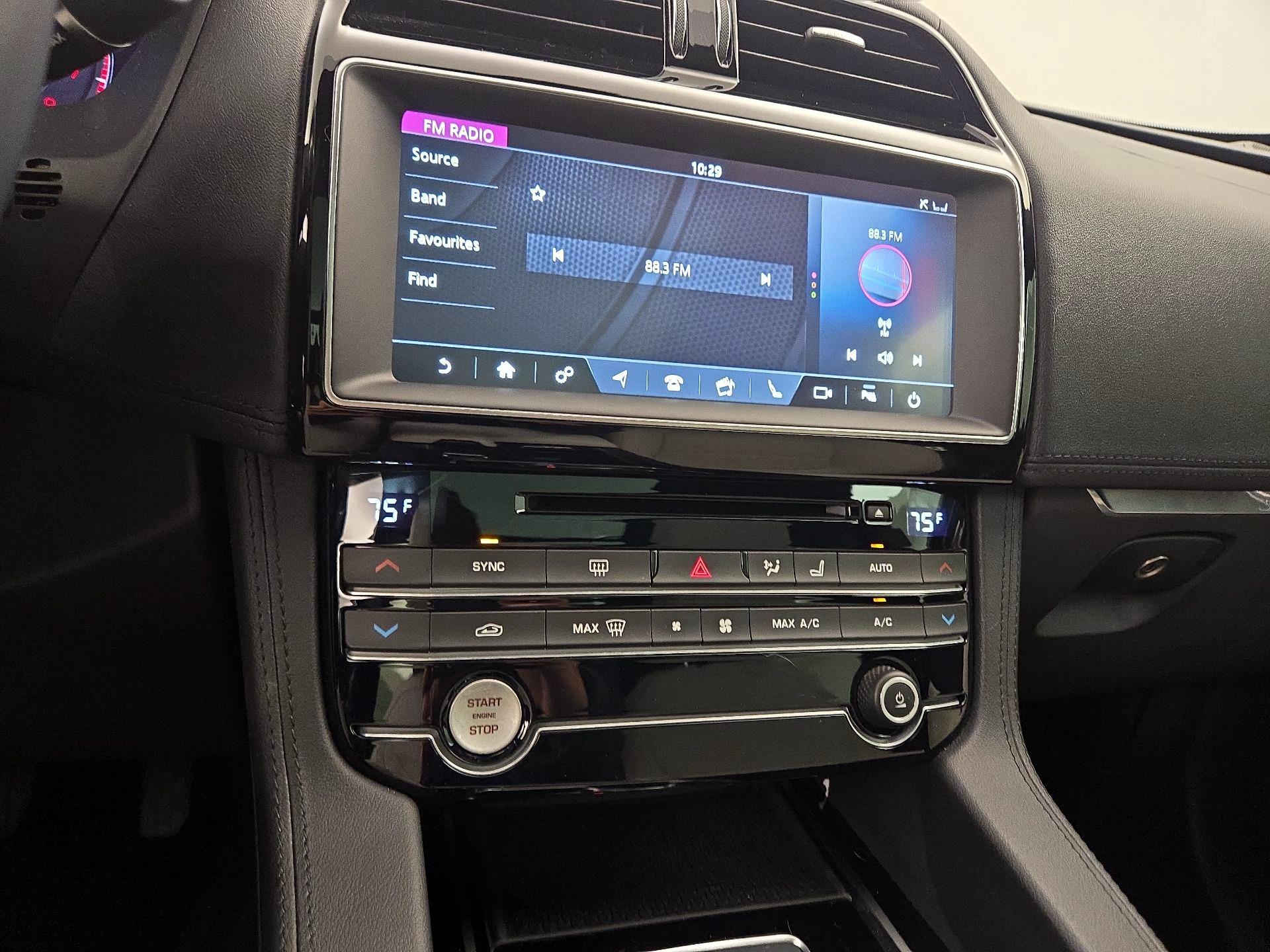 Thumbnail: 2020 Jaguar F-Pace - 17