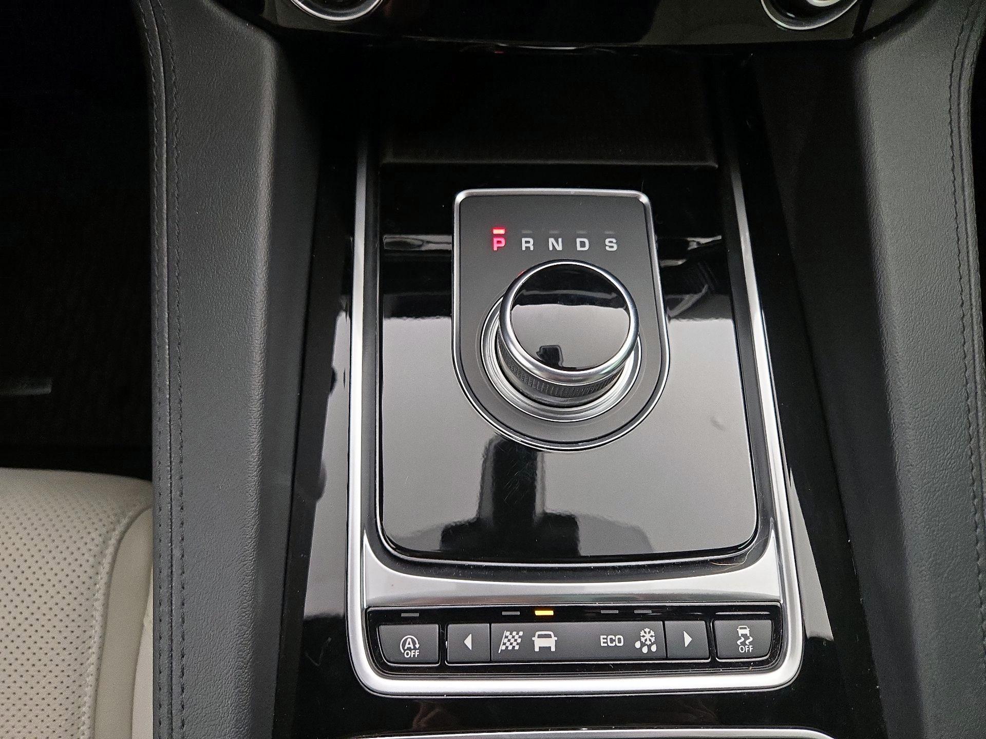 Thumbnail: 2020 Jaguar F-Pace - 18