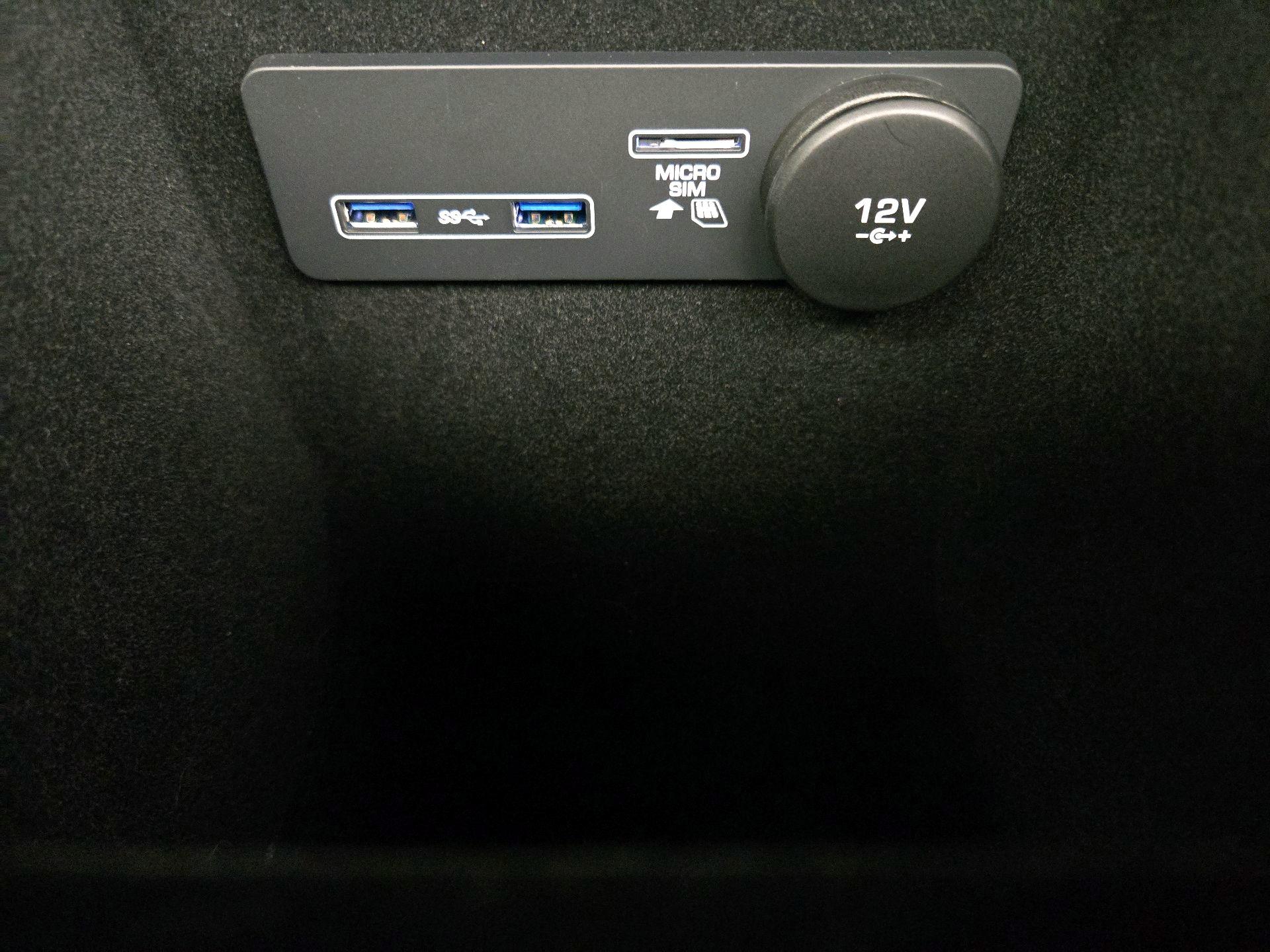 Thumbnail: 2020 Jaguar F-Pace - 19