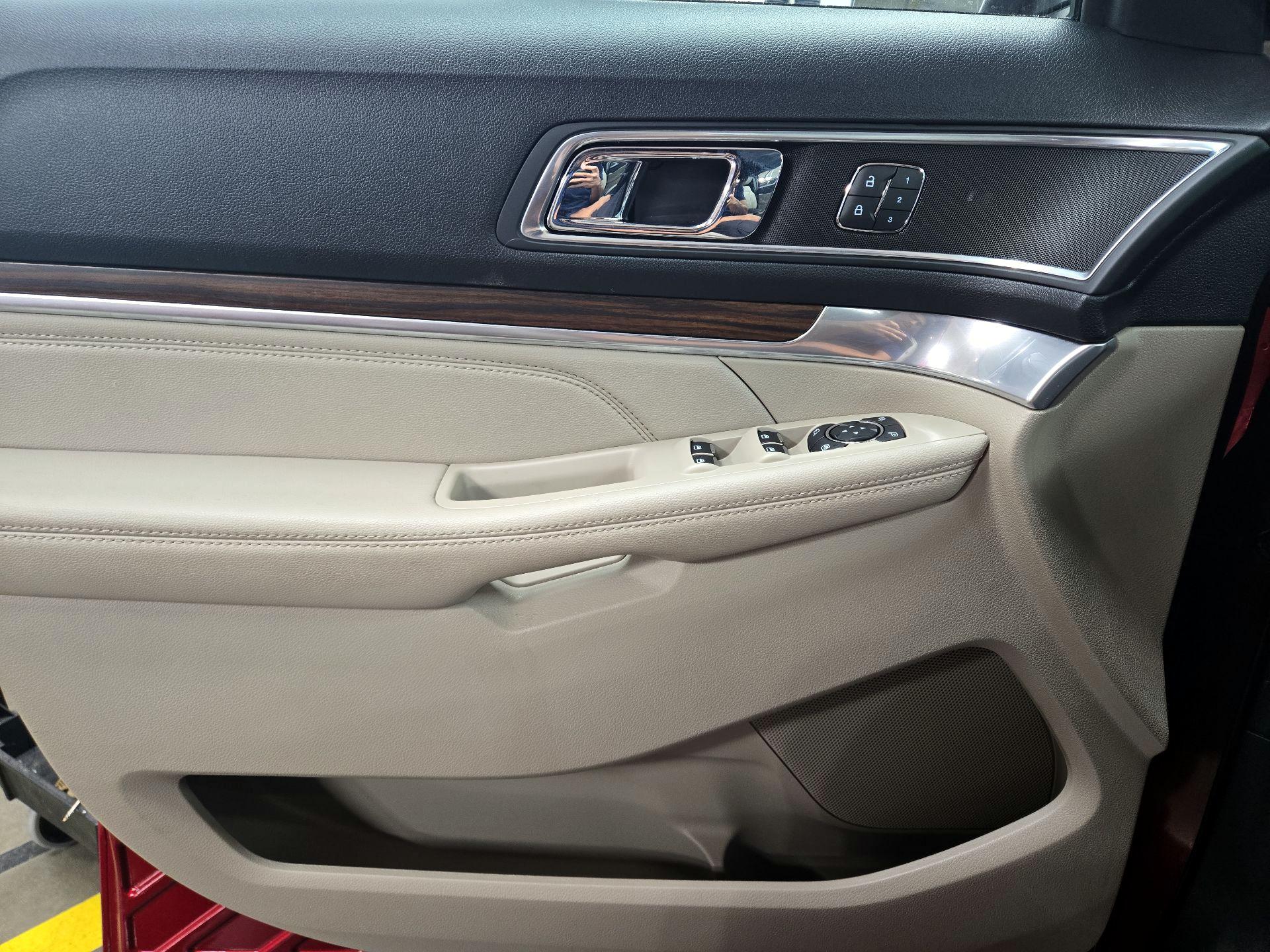 Thumbnail: 2018 Ford Explorer - 12