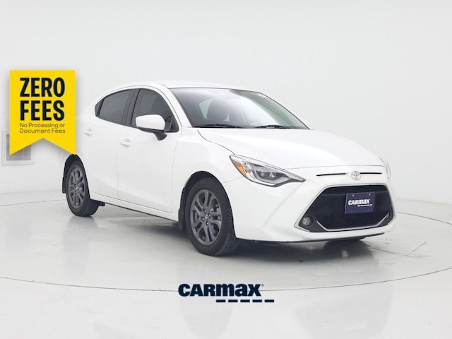 White 2019 Toyota Yaris XLE Sedan FWD Sedan Front-Wheel Drive Automatic