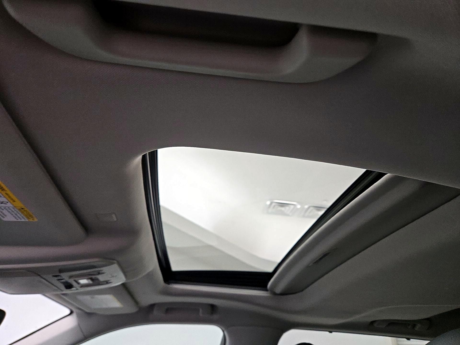 Thumbnail: 2020 Toyota Highlander - 19