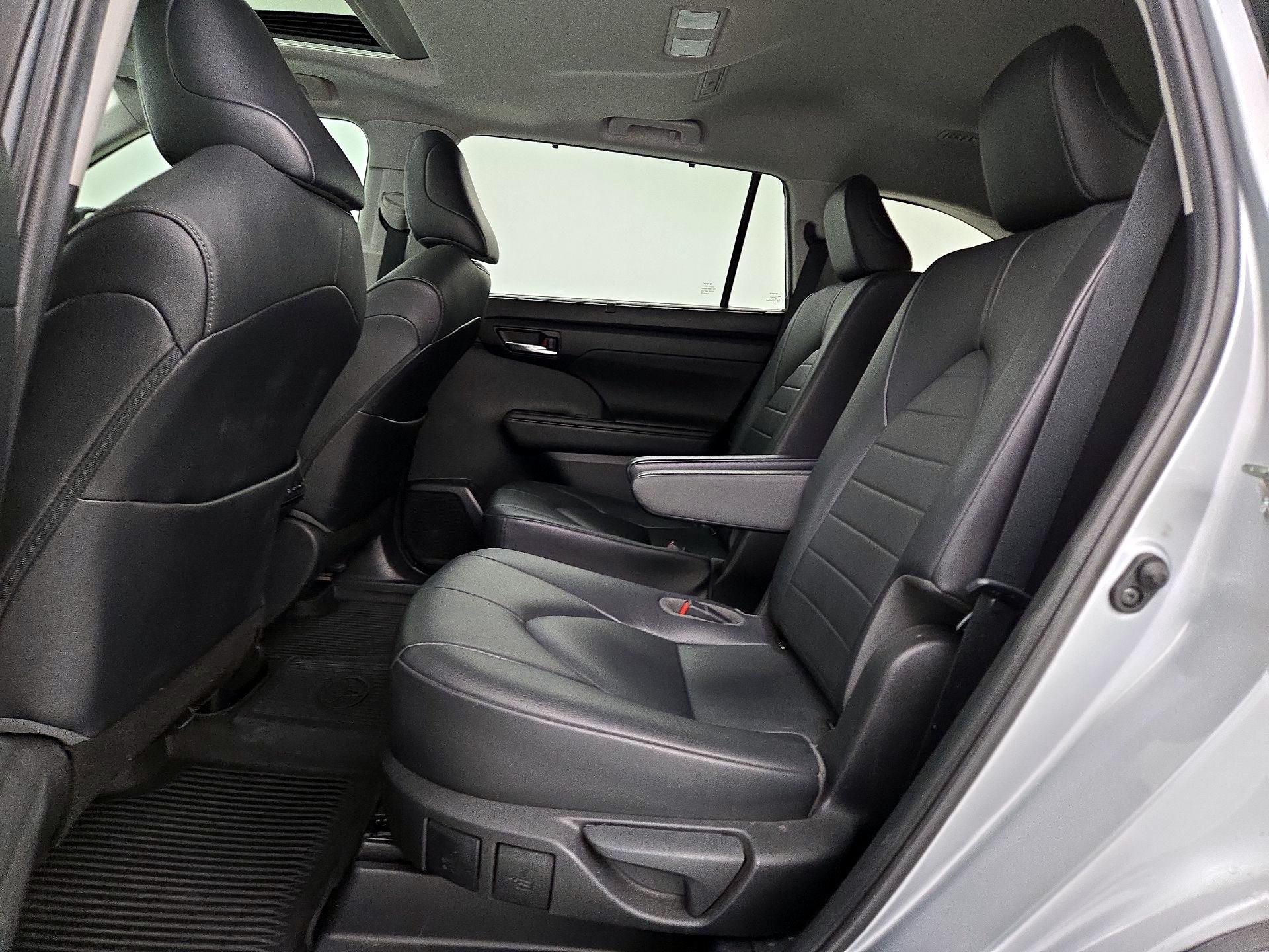 Thumbnail: 2020 Toyota Highlander - 20