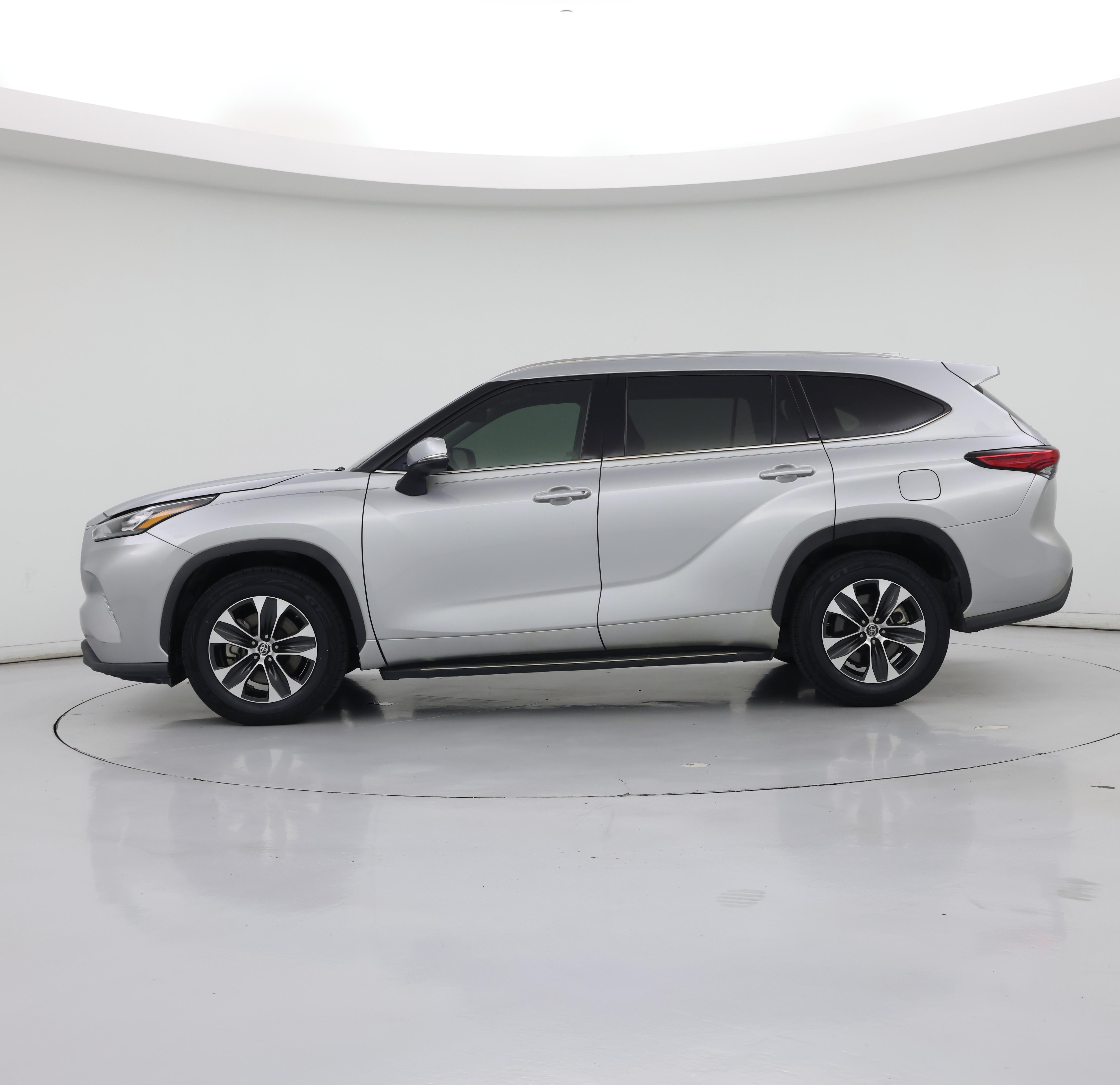 Thumbnail: 2020 Toyota Highlander - 3