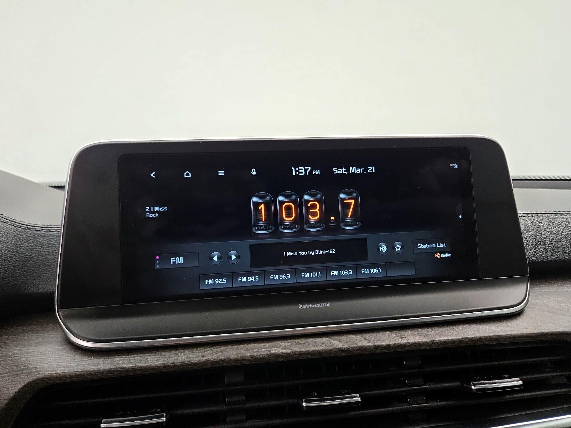 Thumbnail: 2022 Kia Telluride - 16