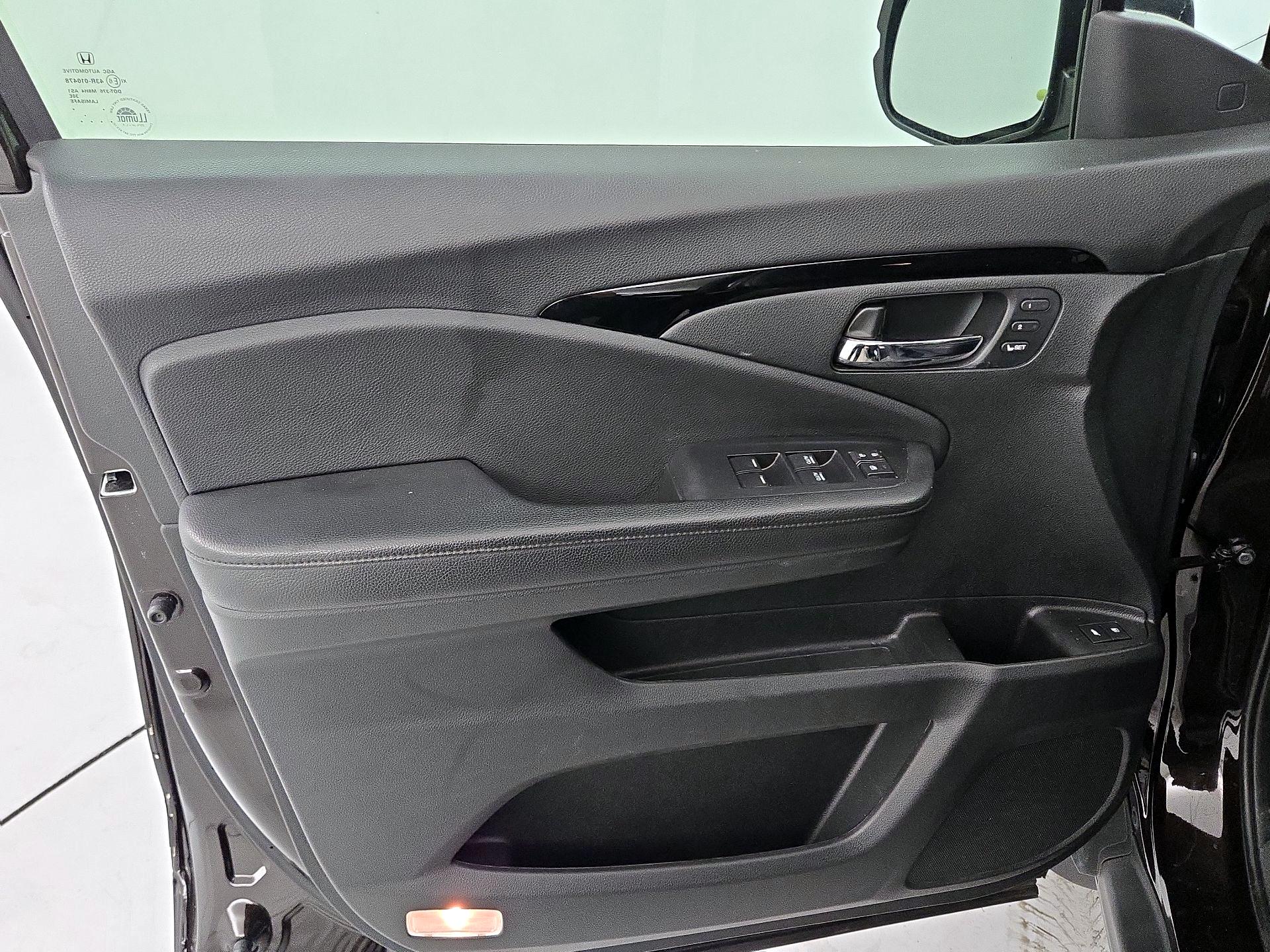 Thumbnail: 2019 Honda Passport - 12