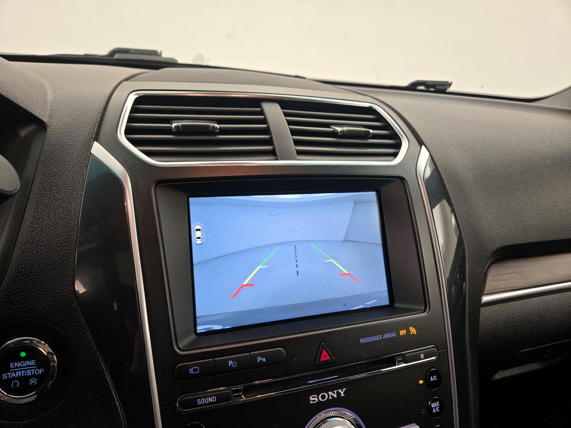 Thumbnail: 2016 Ford Explorer - 15