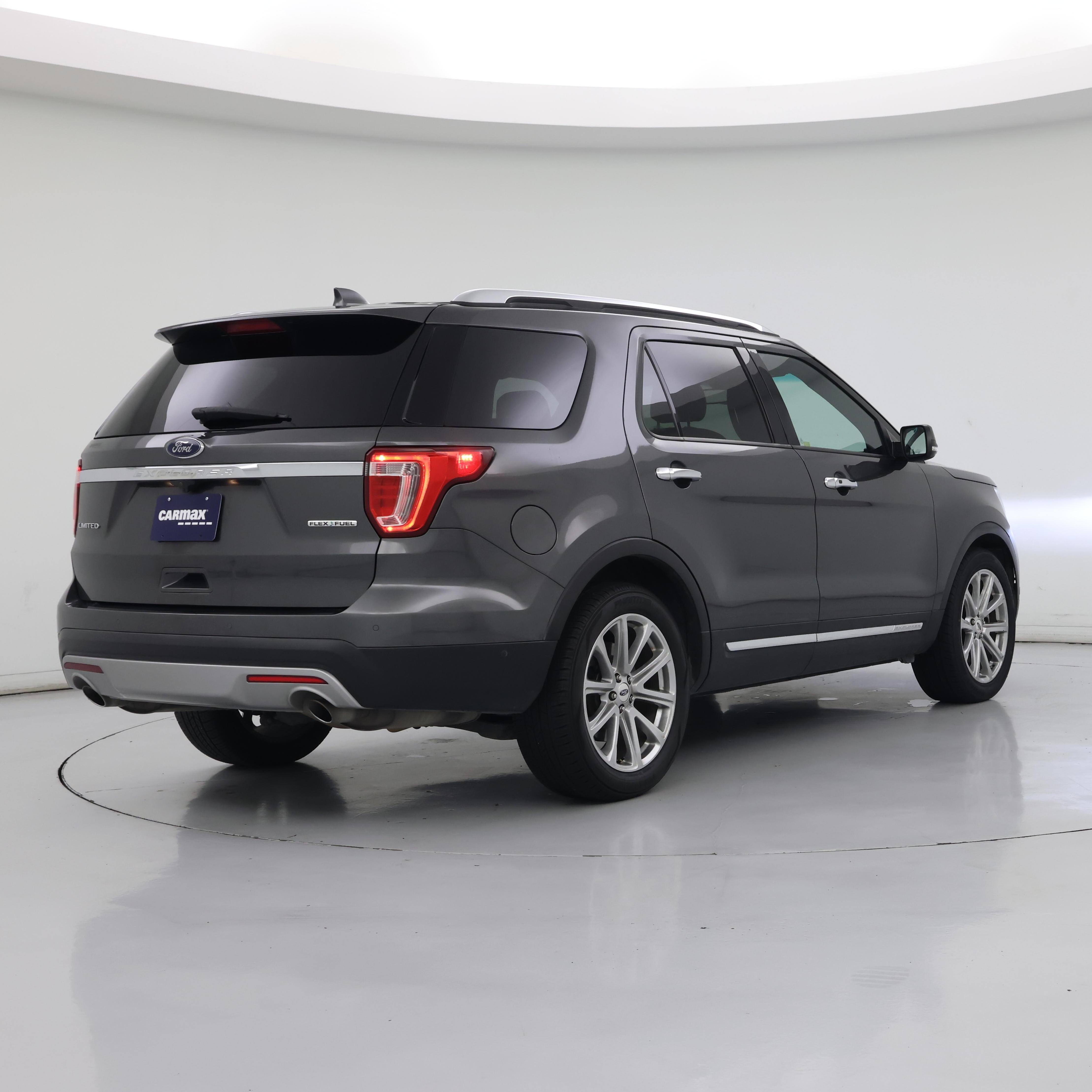 Thumbnail: 2016 Ford Explorer - 8
