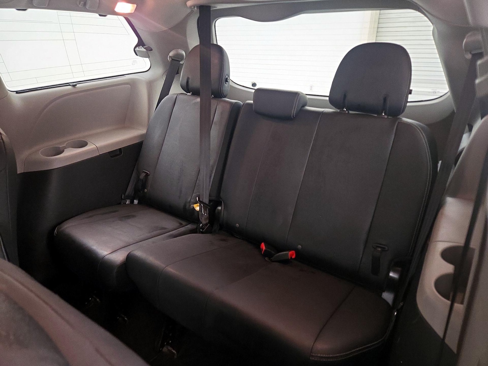 2016 Toyota Sienna SE Premium - Photo 23