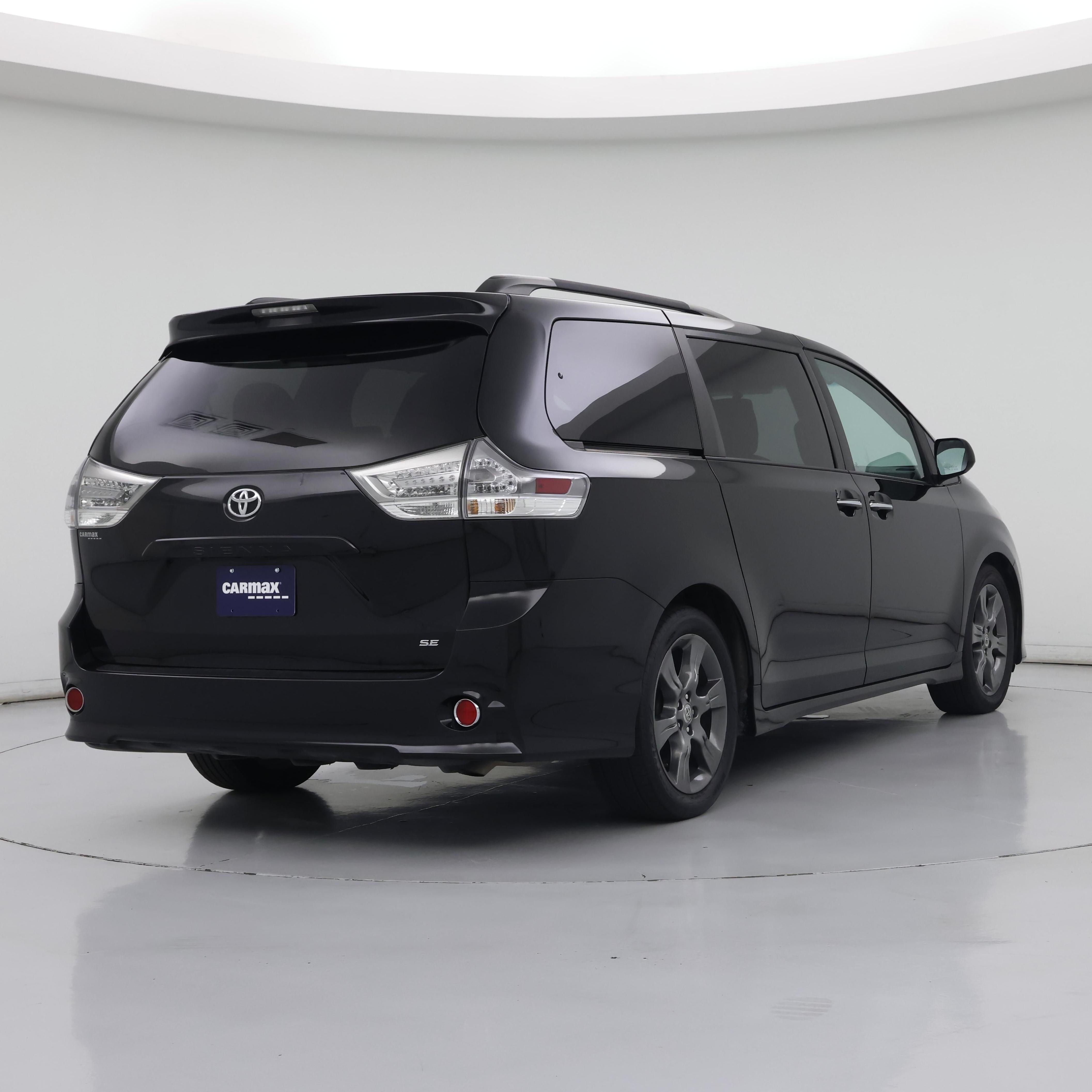 Thumbnail: 2016 Toyota Sienna - 8