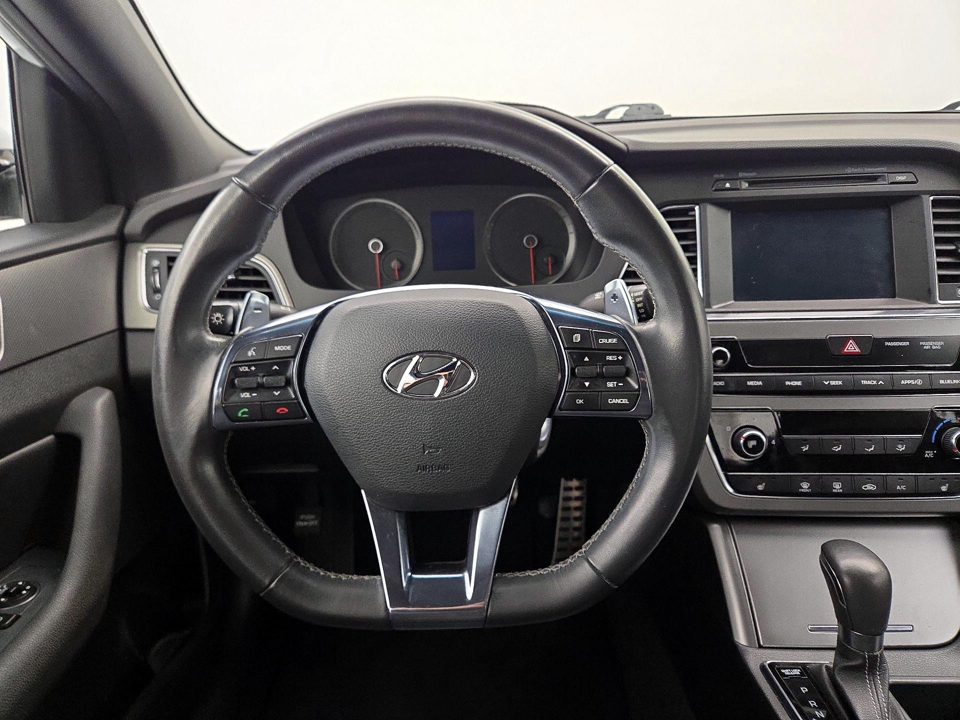 Thumbnail: 2017 Hyundai Sonata - 10