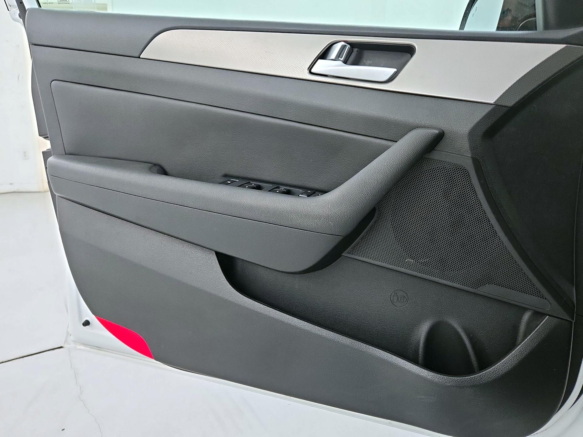 Thumbnail: 2017 Hyundai Sonata - 12