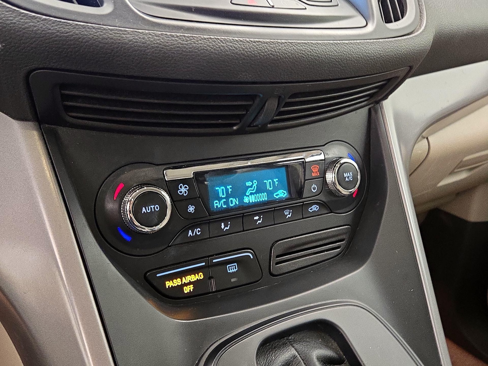 2016 Ford Escape SE - Photo 17