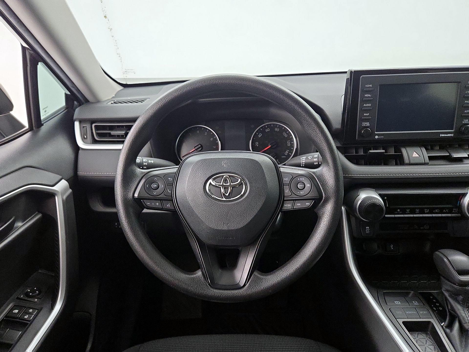 Thumbnail: 2022 Toyota RAV4 - 10