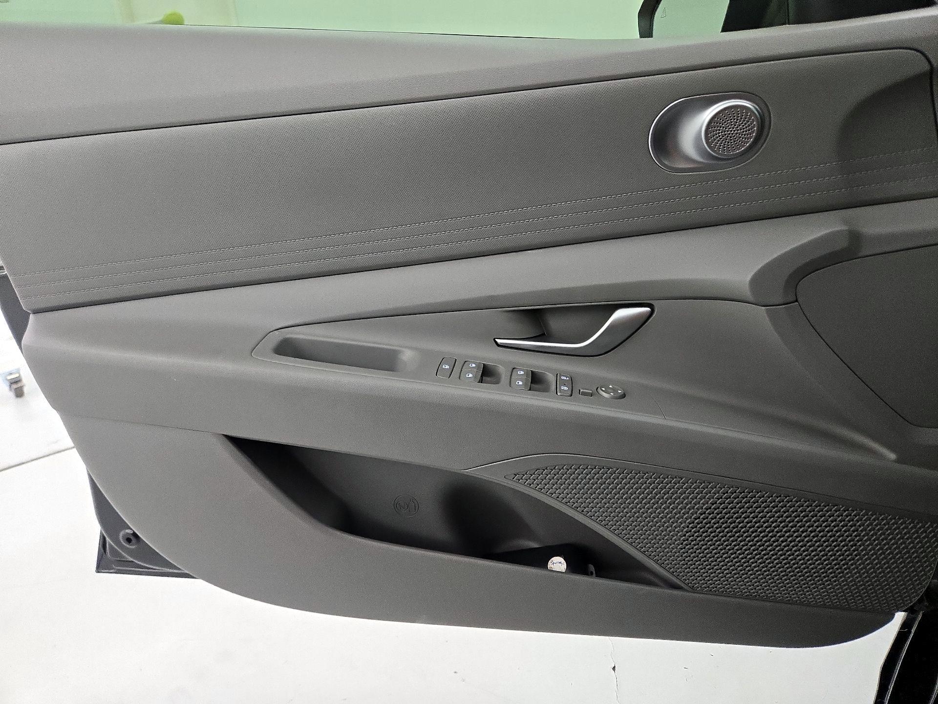 Thumbnail: 2023 Hyundai Elantra - 12